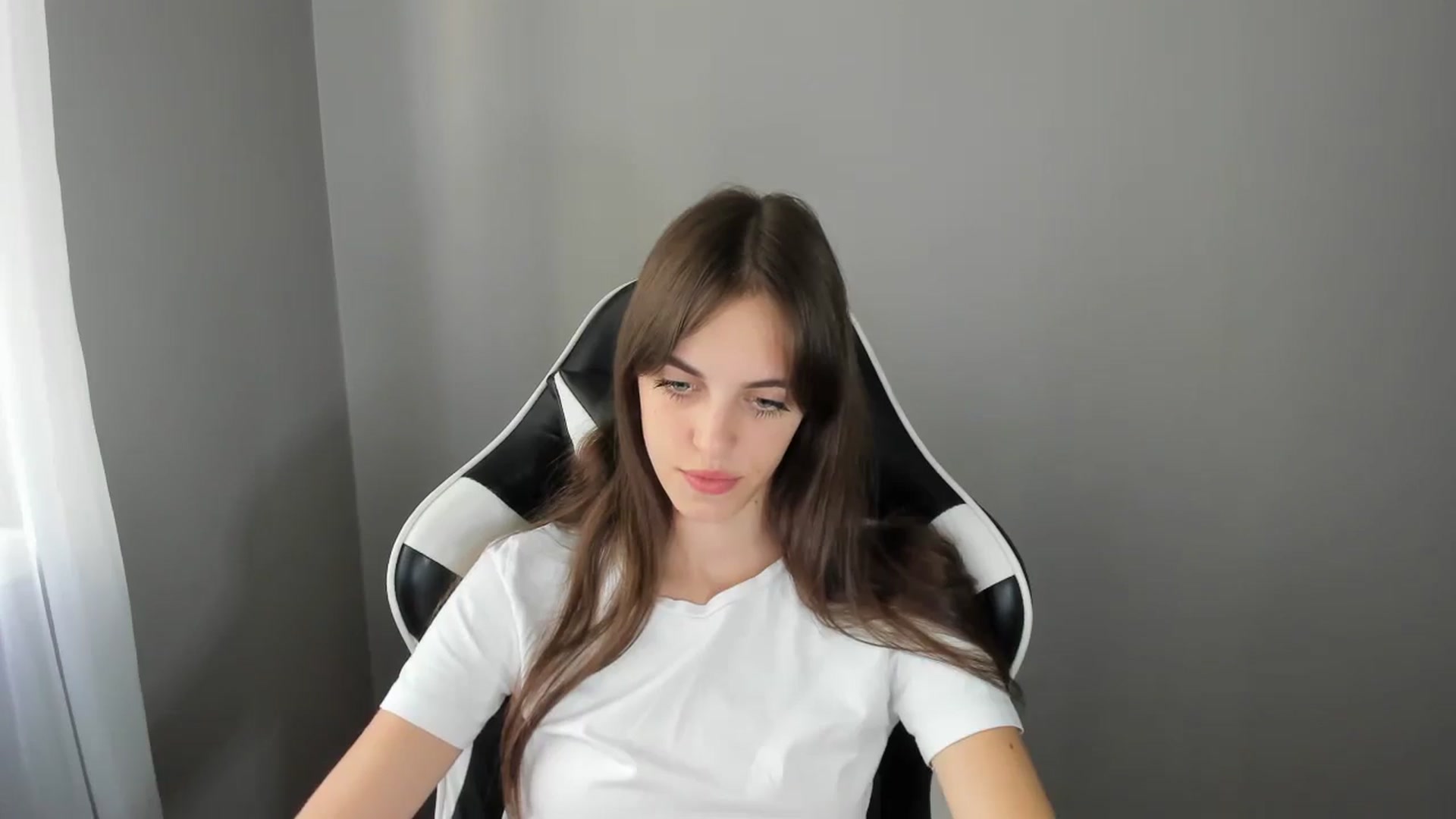 Gallery image thumbnail from Dashamoxy's myfreecams stream on, 08/06/2025, 12:20 image 18 of 20