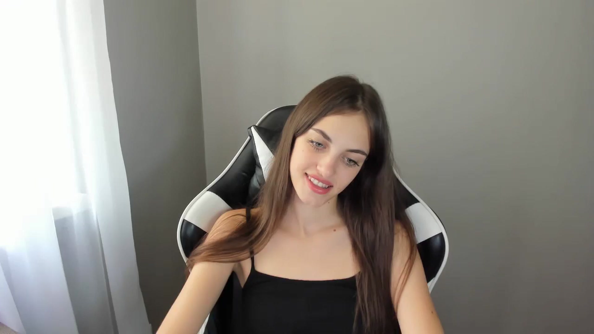 Gallery image thumbnail from Dashamoxy's myfreecams stream on, 08/07/2025, 11:32 image 12 of 20