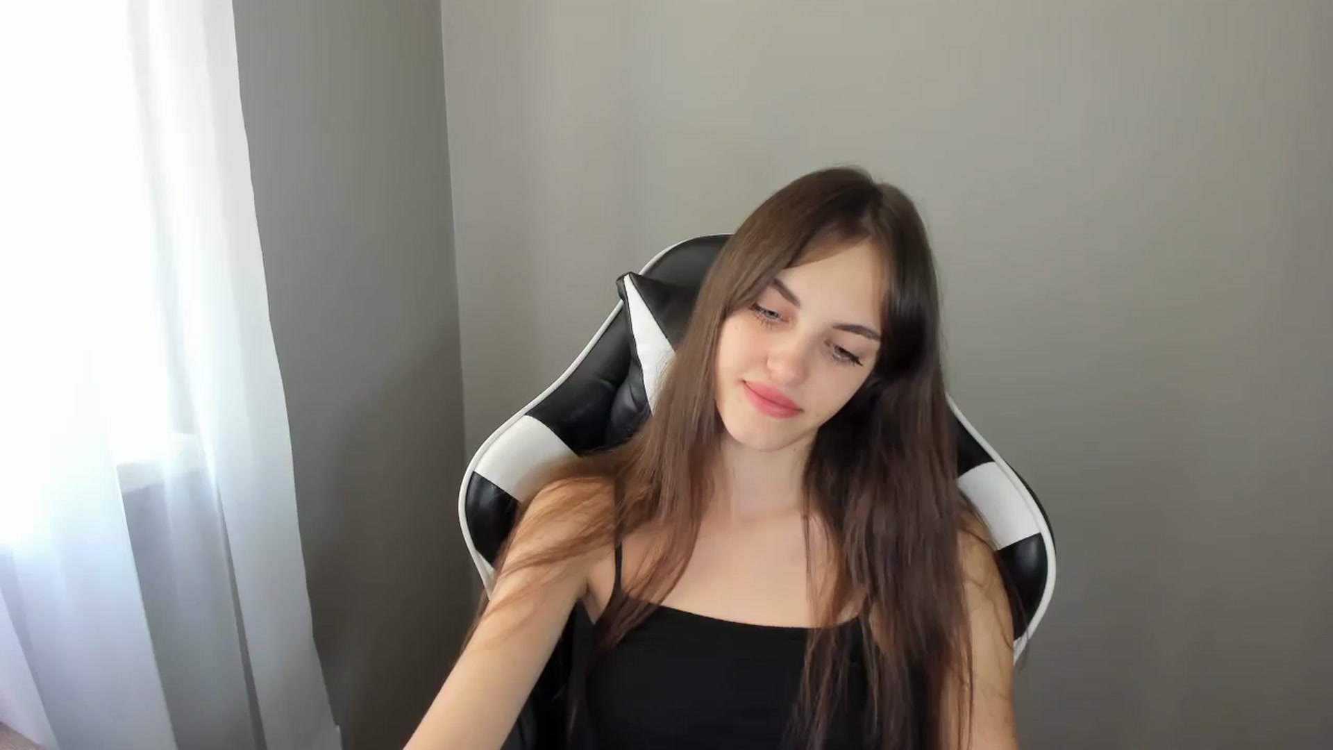 Gallery image thumbnail from Dashamoxy's myfreecams stream on, 08/07/2025, 11:32 image 16 of 20
