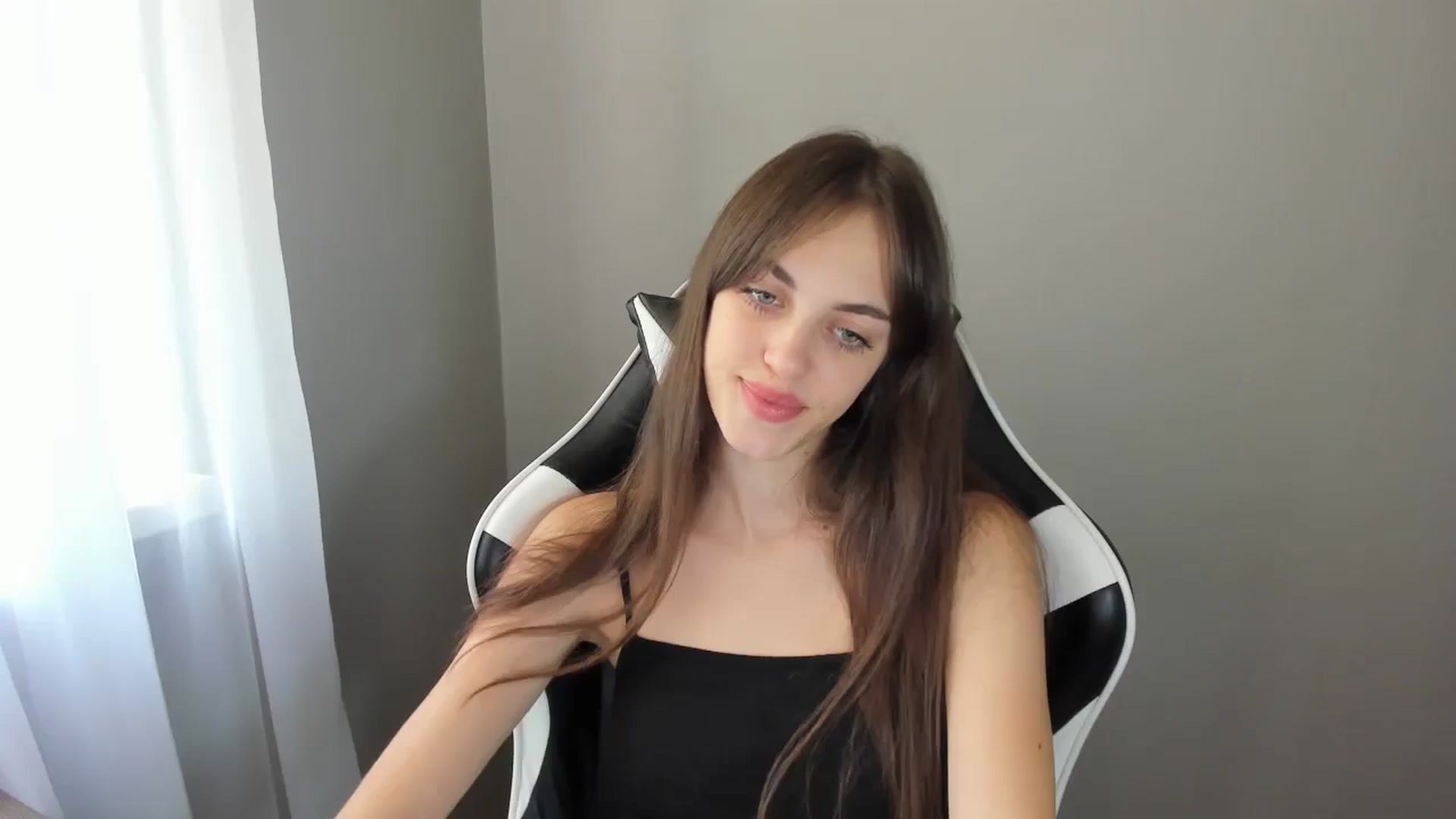 Gallery image thumbnail from Dashamoxy's myfreecams stream on, 08/07/2025, 11:32 image 10 of 20