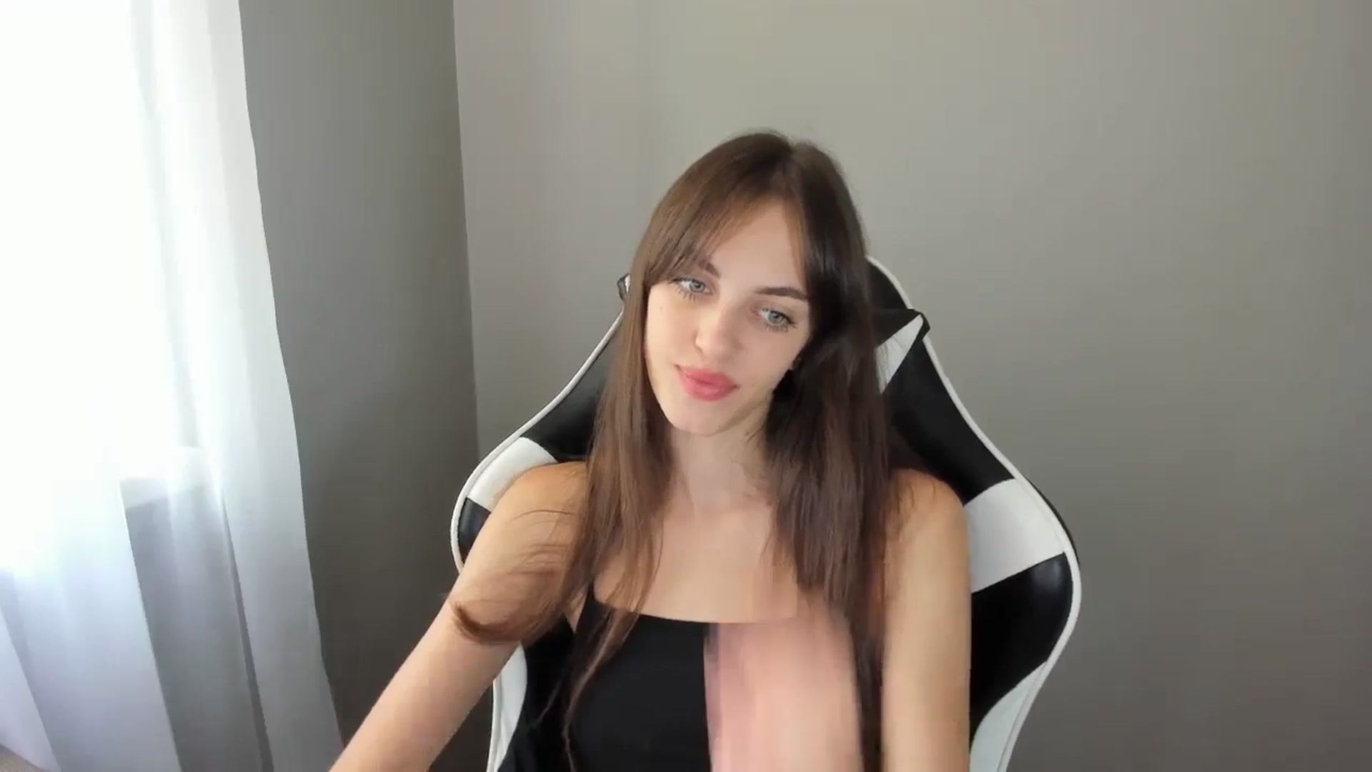 Gallery image thumbnail from Dashamoxy's myfreecams stream on, 08/07/2025, 11:32 image 11 of 20