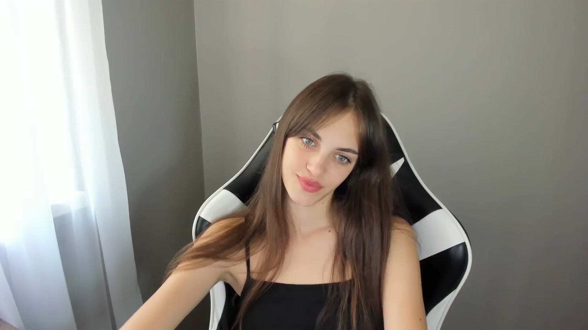 Gallery image thumbnail from Dashamoxy's myfreecams stream on, 08/07/2025, 11:32 image 9 of 20