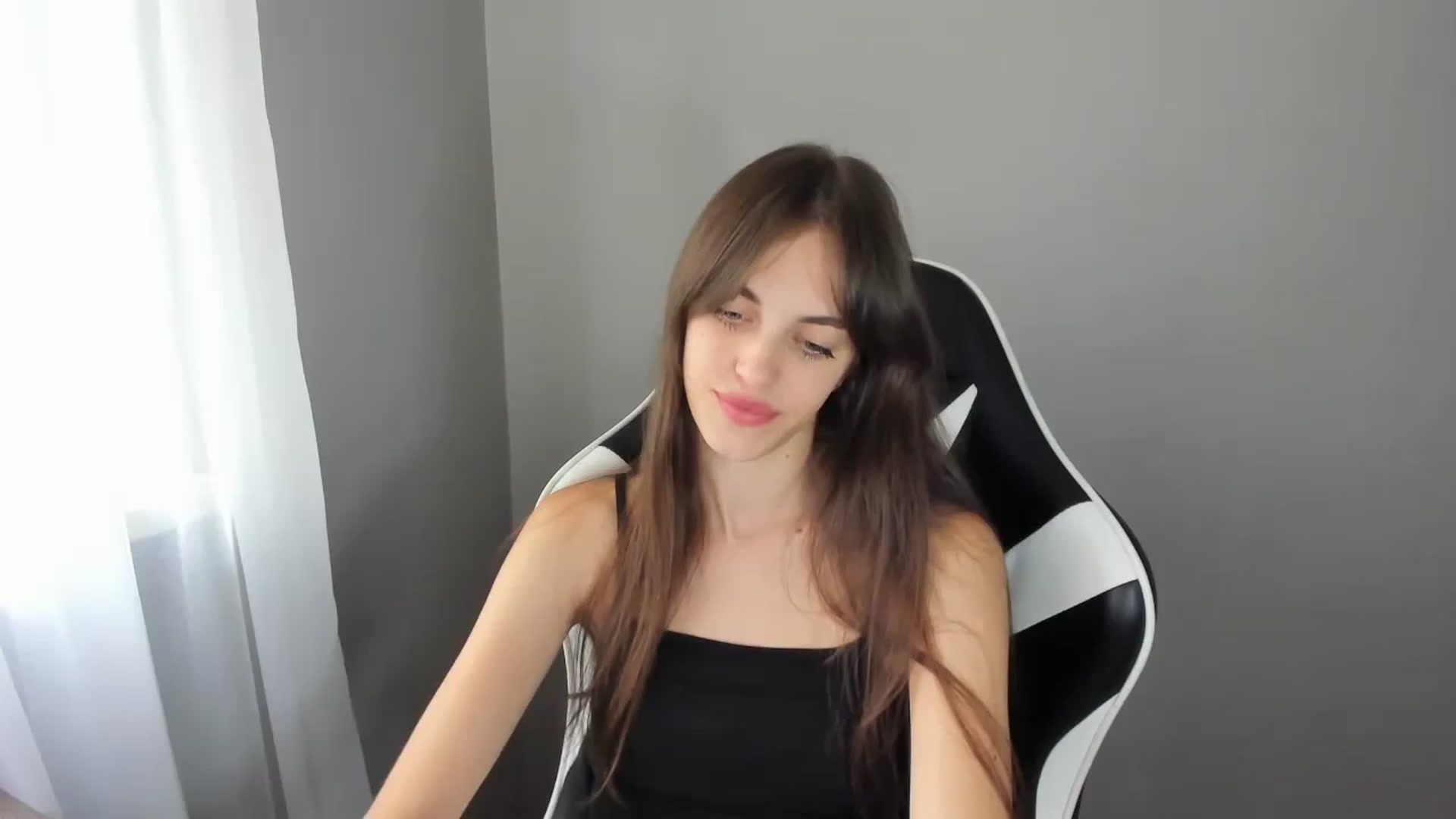 Gallery image thumbnail from Dashamoxy's myfreecams stream on, 08/07/2025, 12:07 image 4 of 20