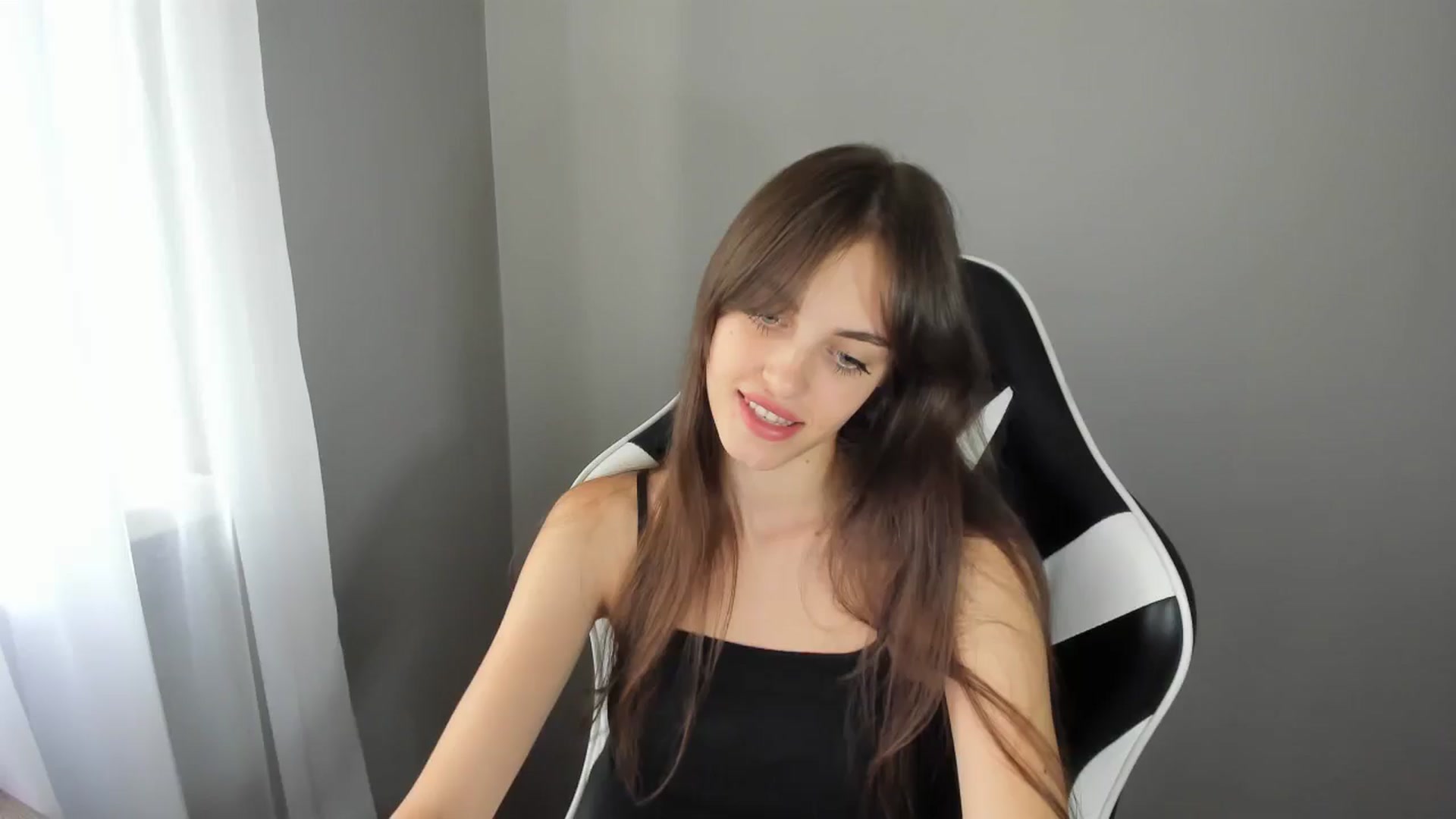 Gallery image thumbnail from Dashamoxy's myfreecams stream on, 08/07/2025, 12:07 image 1 of 20