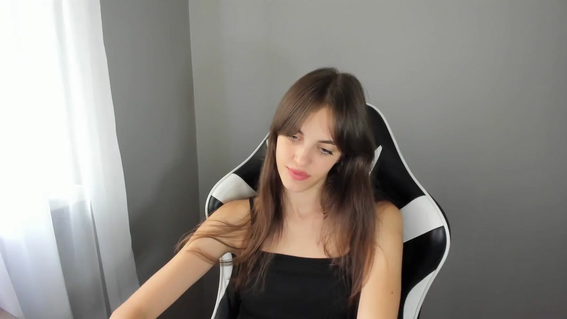 Gallery image thumbnail from Dashamoxy's myfreecams stream on, 08/07/2025, 12:07 image 7 of 20