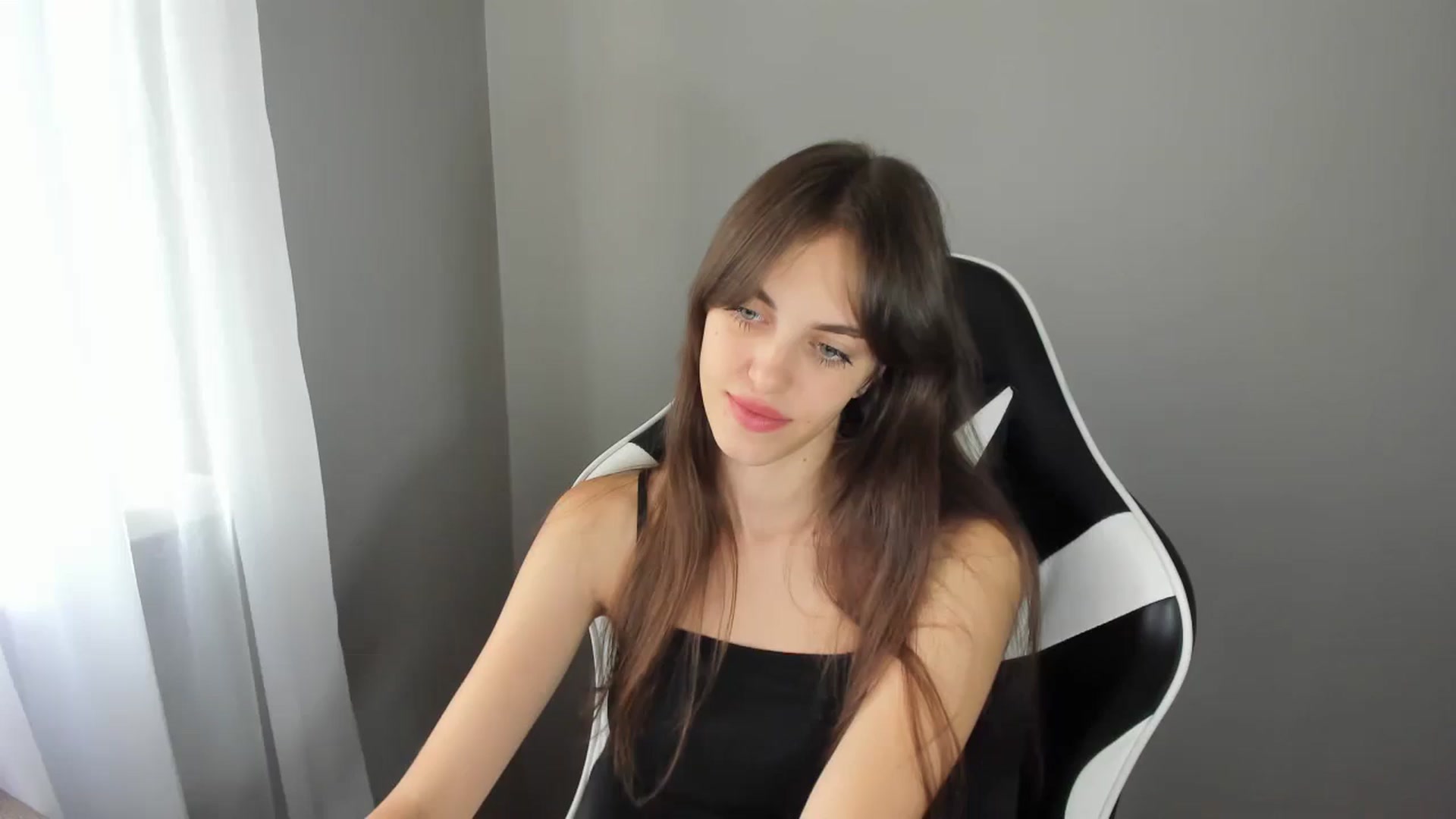 Gallery image thumbnail from Dashamoxy's myfreecams stream on, 08/07/2025, 12:07 image 2 of 20