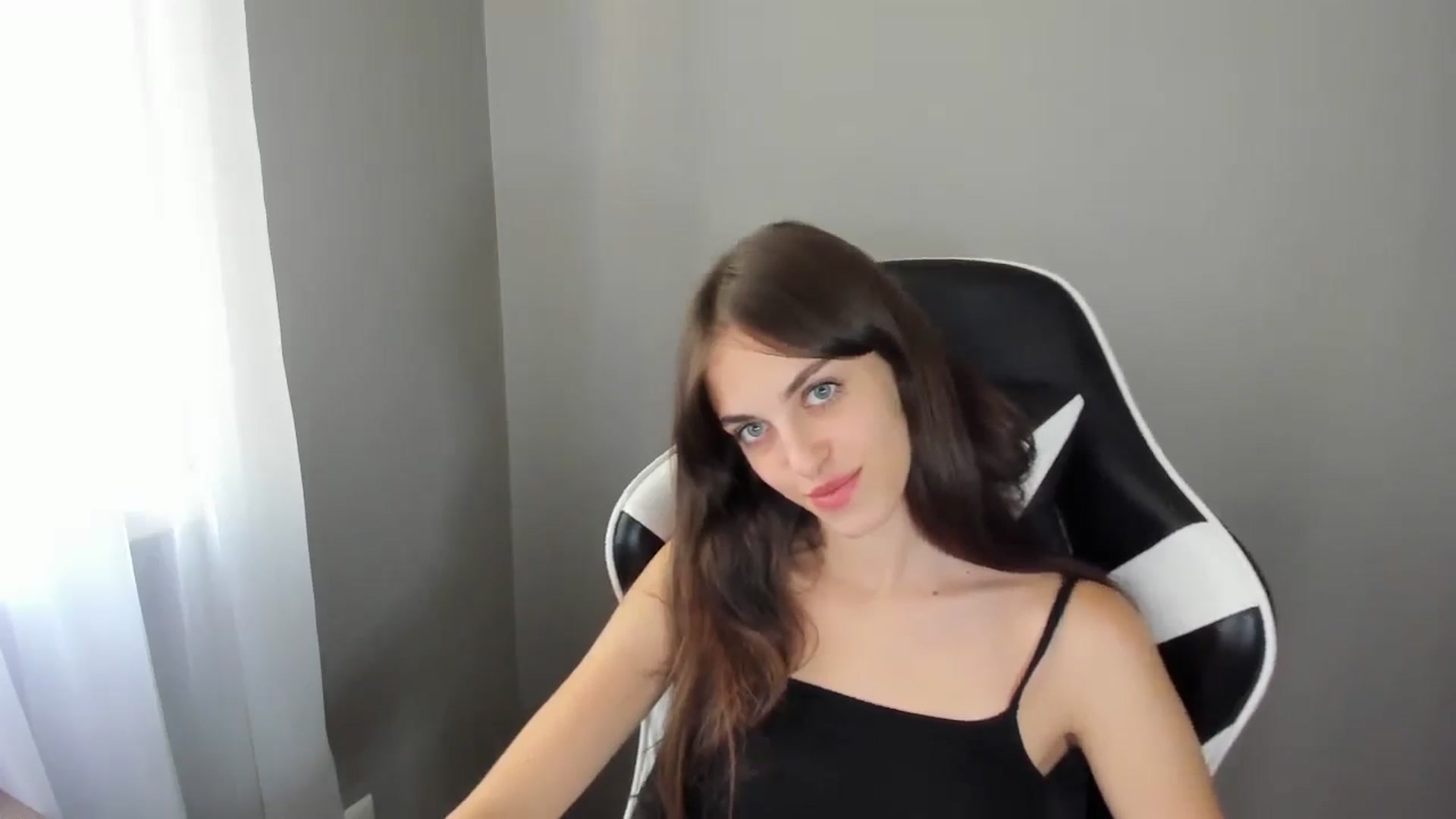 Gallery image thumbnail from Dashamoxy's myfreecams stream on, 08/07/2025, 12:07 image 16 of 20