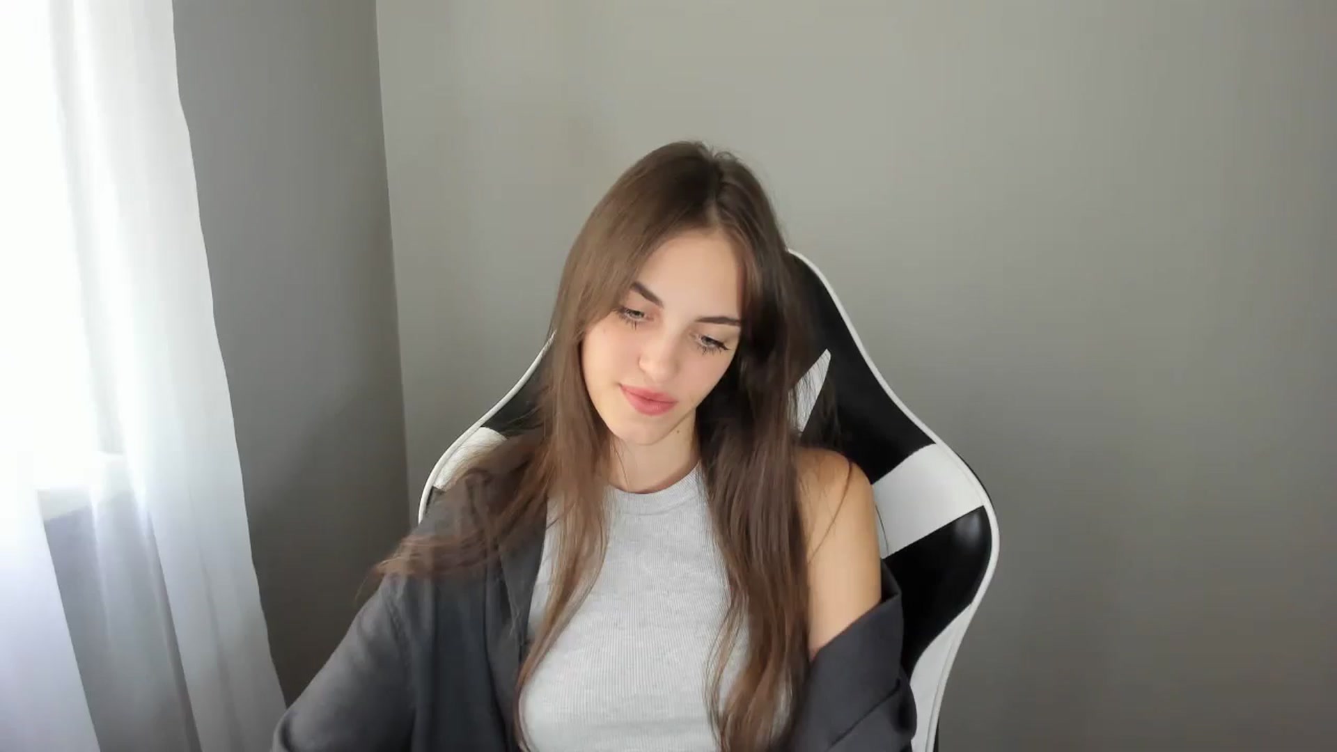 Gallery image thumbnail from Dashamoxy's myfreecams stream on, 08/08/2025, 12:58 image 14 of 20