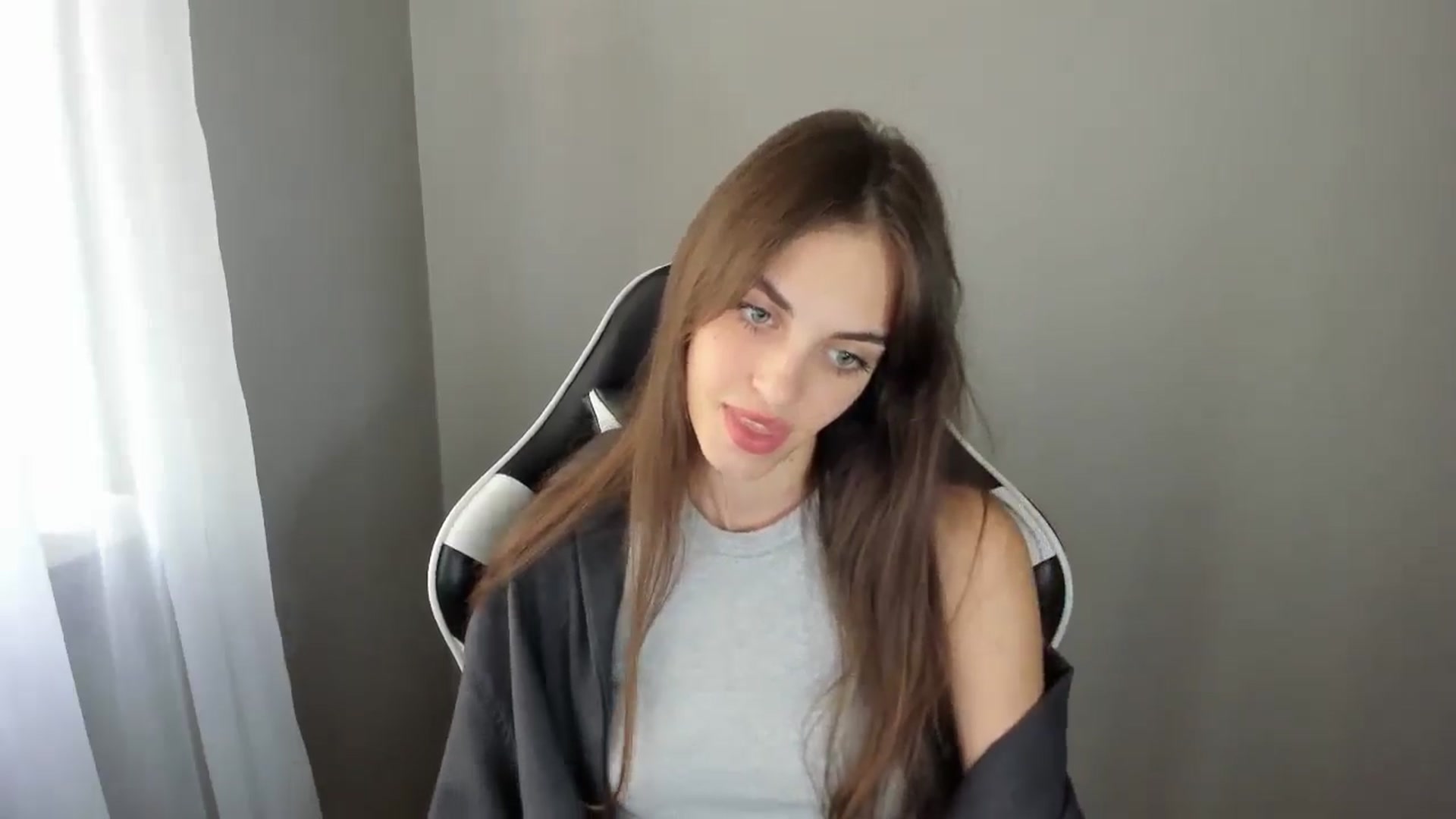 Gallery image thumbnail from Dashamoxy's myfreecams stream on, 08/08/2025, 12:58 image 11 of 20