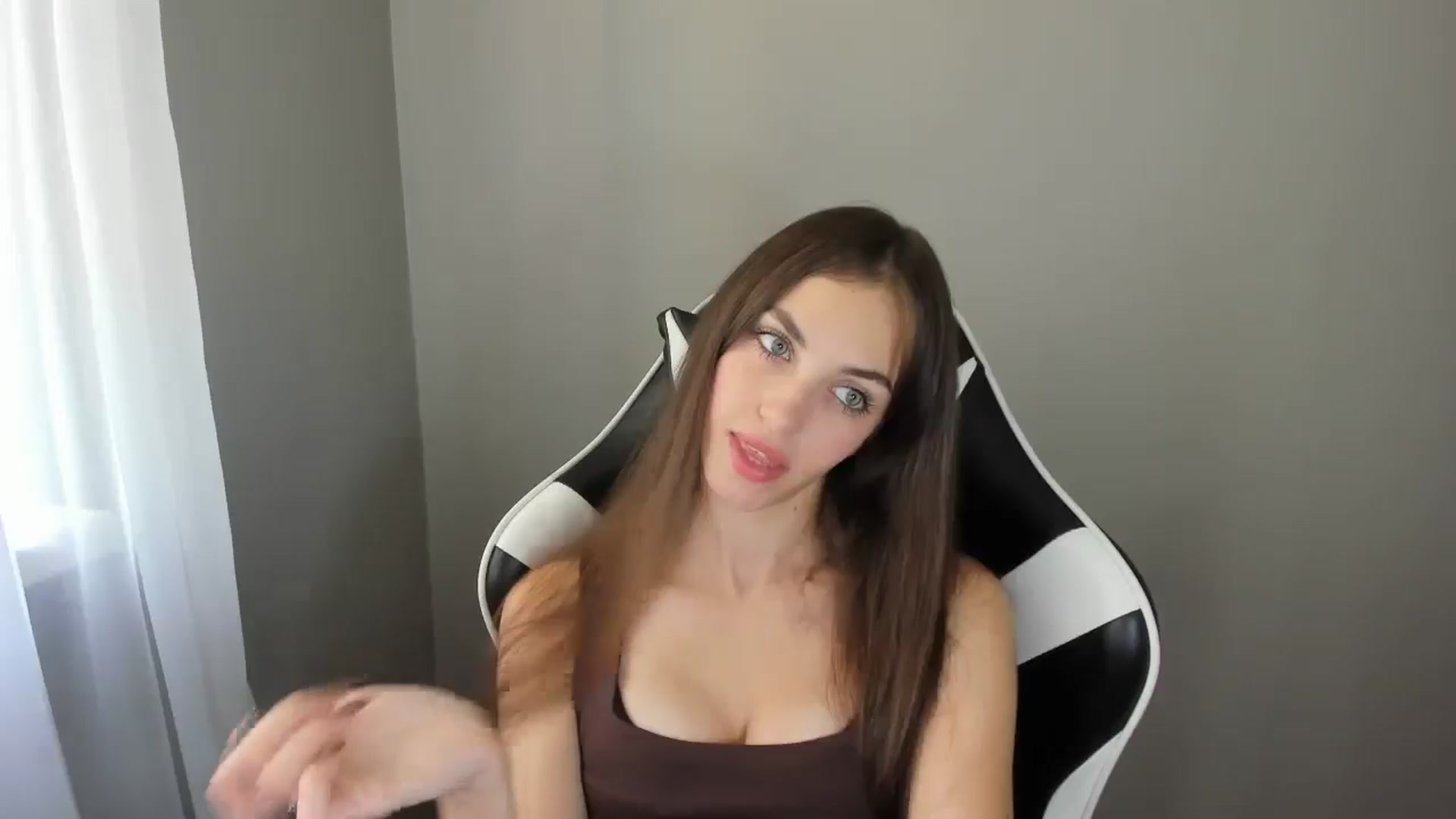 Gallery image thumbnail from Dashamoxy's myfreecams stream on, 08/09/2025, 11:31 image 12 of 20