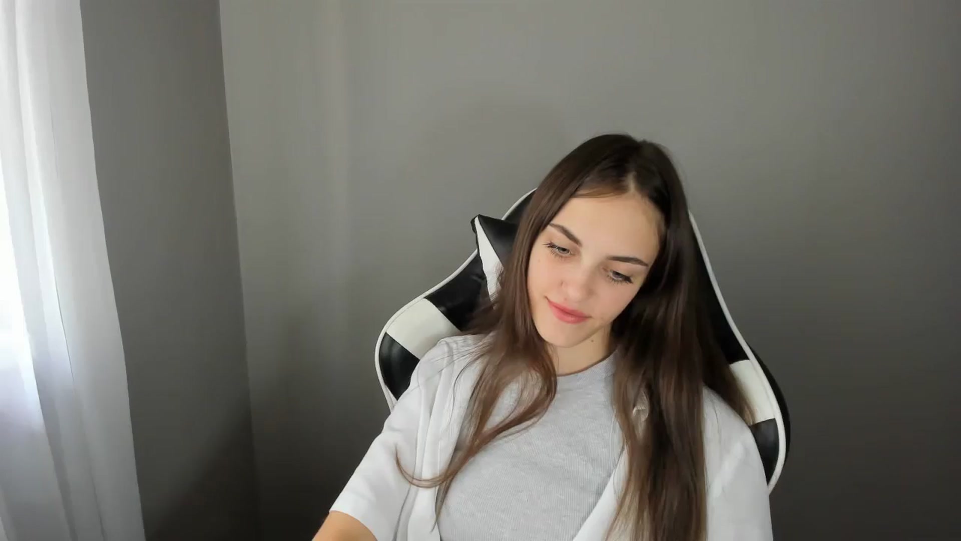 Gallery image thumbnail from Dashamoxy's myfreecams stream on, 08/12/2025, 11:38 image 8 of 20