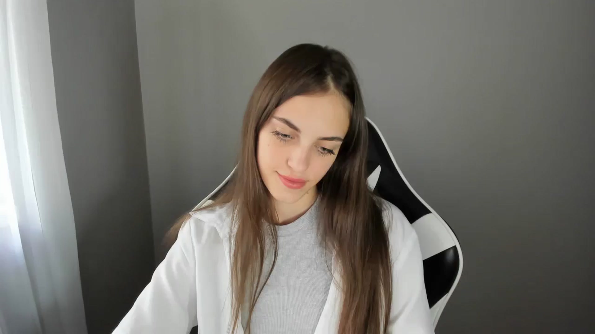Gallery image thumbnail from Dashamoxy's myfreecams stream on, 08/12/2025, 11:38 image 15 of 20