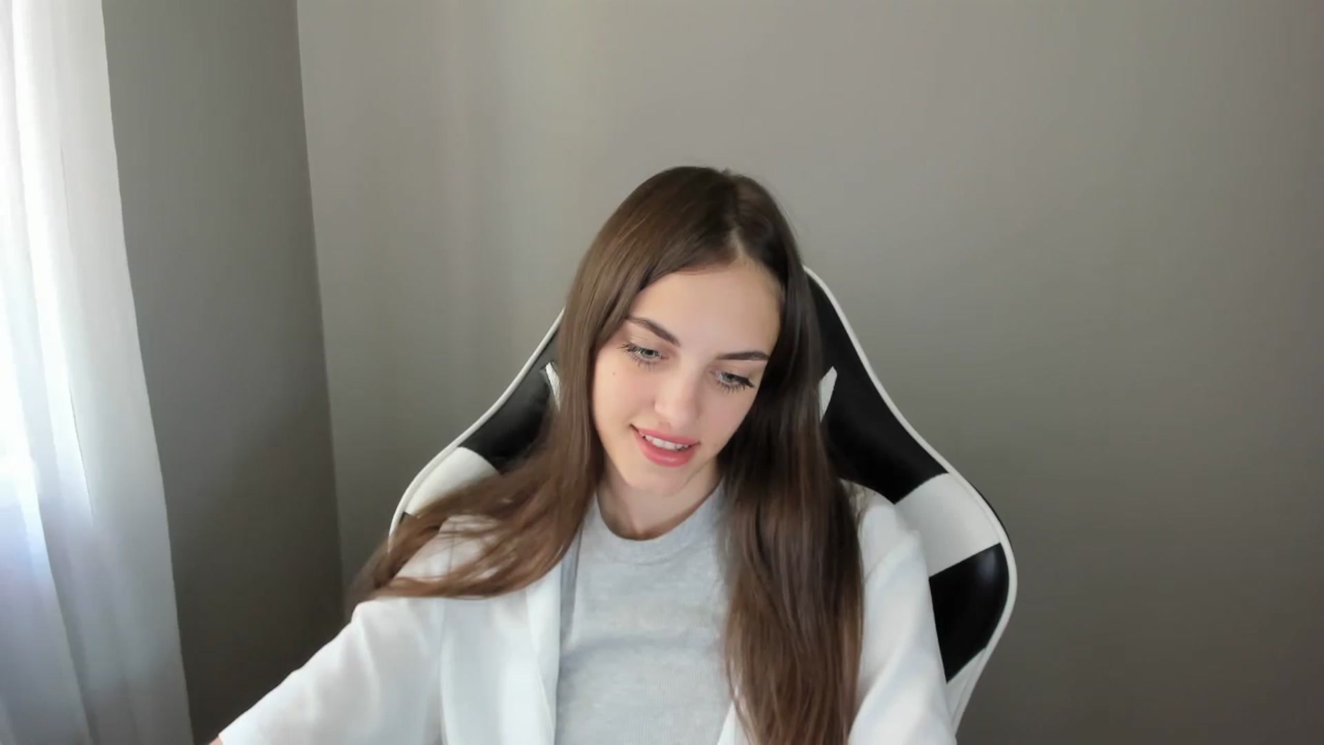 Gallery image thumbnail from Dashamoxy's myfreecams stream on, 08/12/2025, 11:38 image 16 of 20