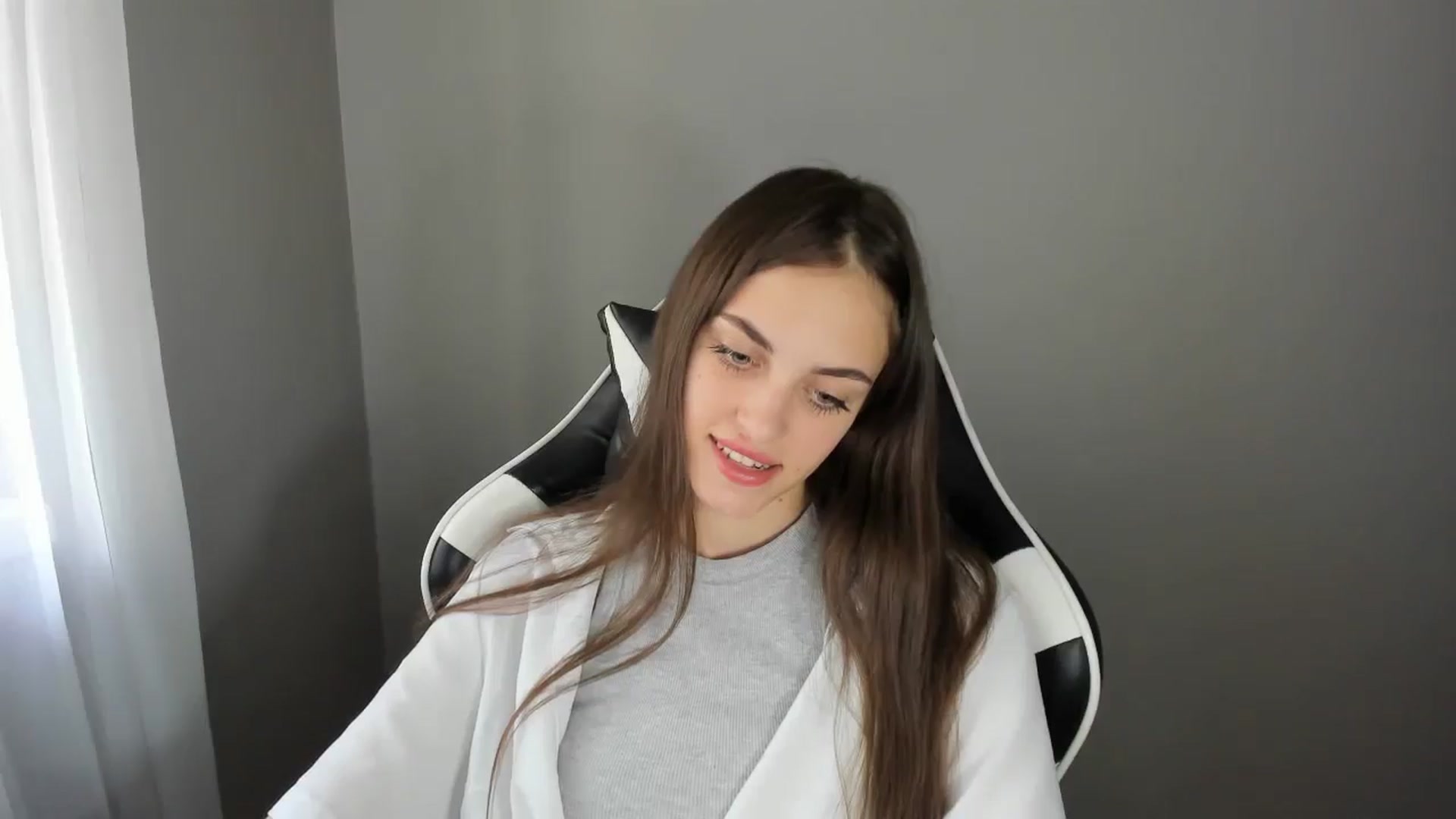 Gallery image thumbnail from Dashamoxy's myfreecams stream on, 08/12/2025, 11:38 image 12 of 20