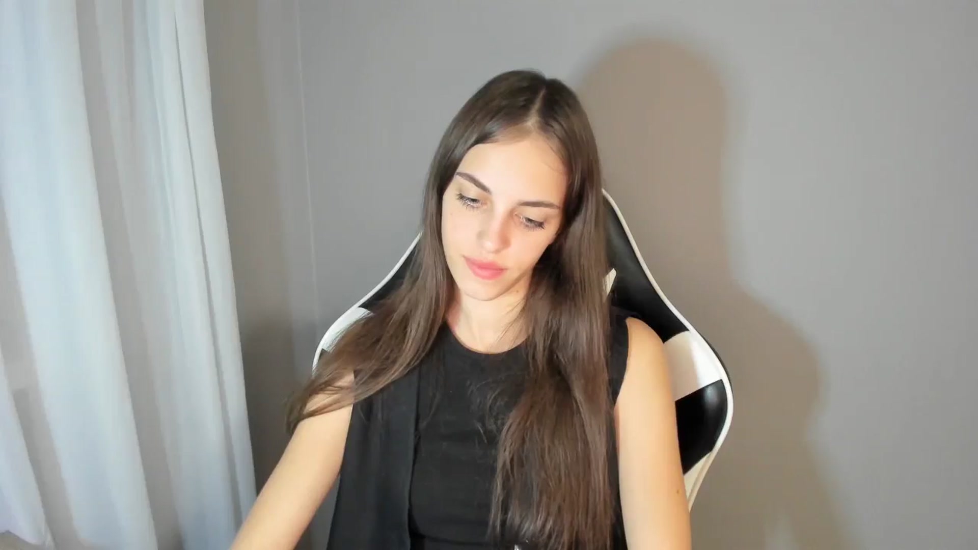 Gallery image thumbnail from Dashamoxy's myfreecams stream on, 08/12/2025, 18:49 image 20 of 20