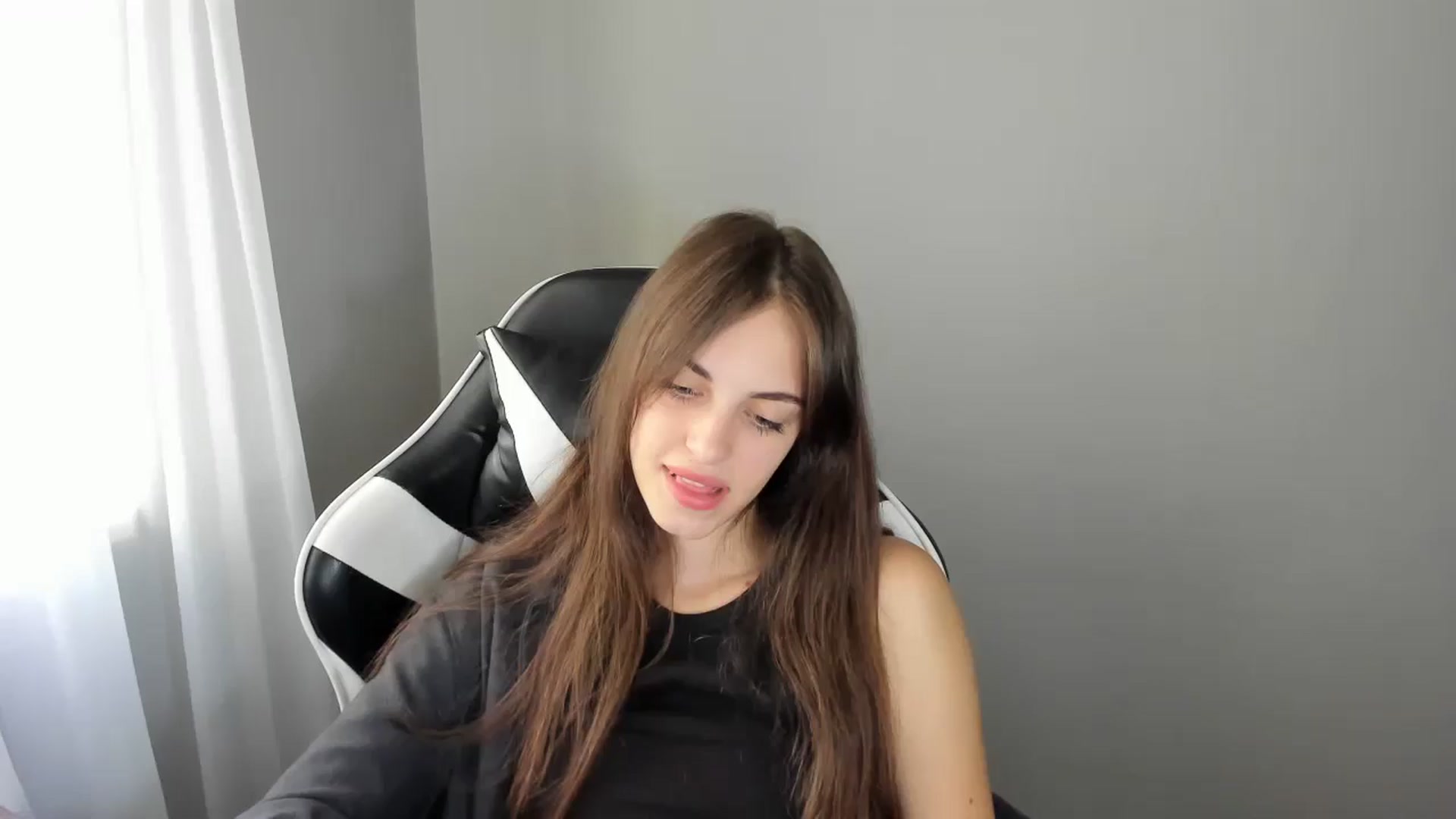 Gallery image thumbnail from Dashamoxy's myfreecams stream on, 08/13/2025, 13:06 image 9 of 20