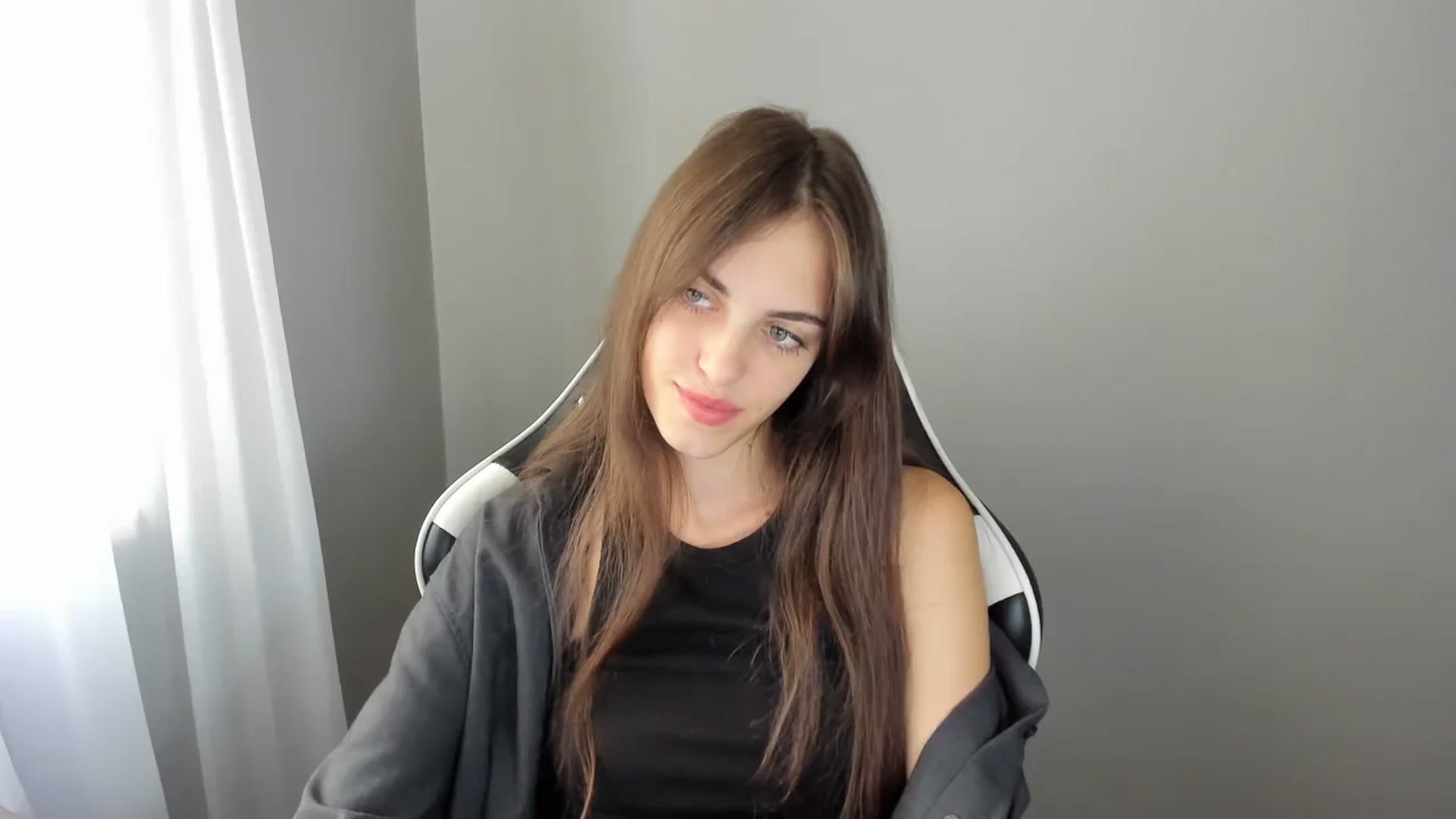 Gallery image thumbnail from Dashamoxy's myfreecams stream on, 08/13/2025, 13:06 image 5 of 20