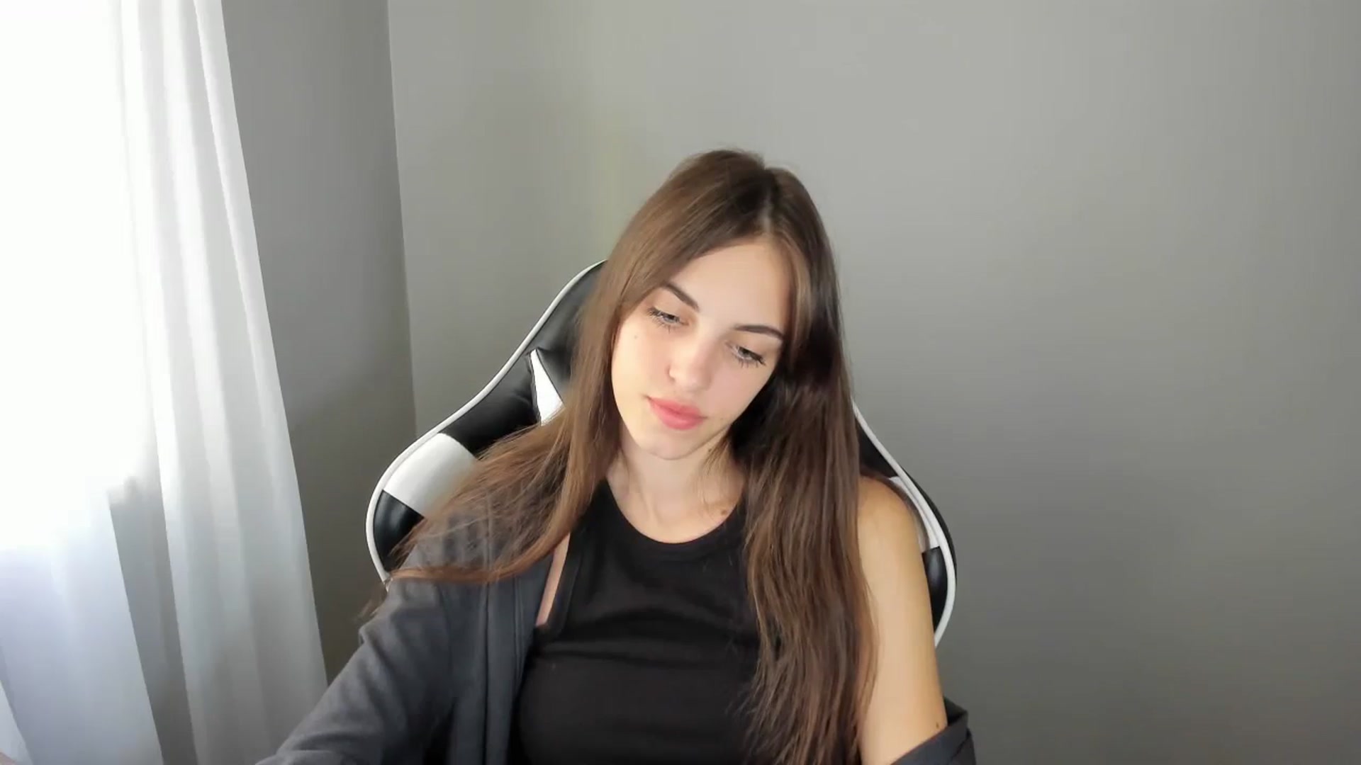 Gallery image thumbnail from Dashamoxy's myfreecams stream on, 08/13/2025, 13:06 image 10 of 20
