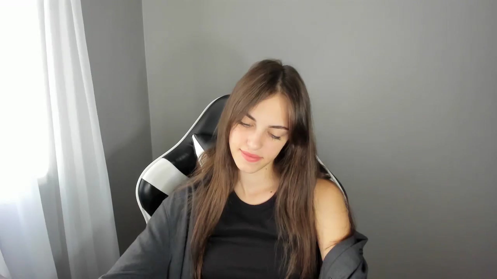 Gallery image thumbnail from Dashamoxy's myfreecams stream on, 08/13/2025, 13:06 image 7 of 20
