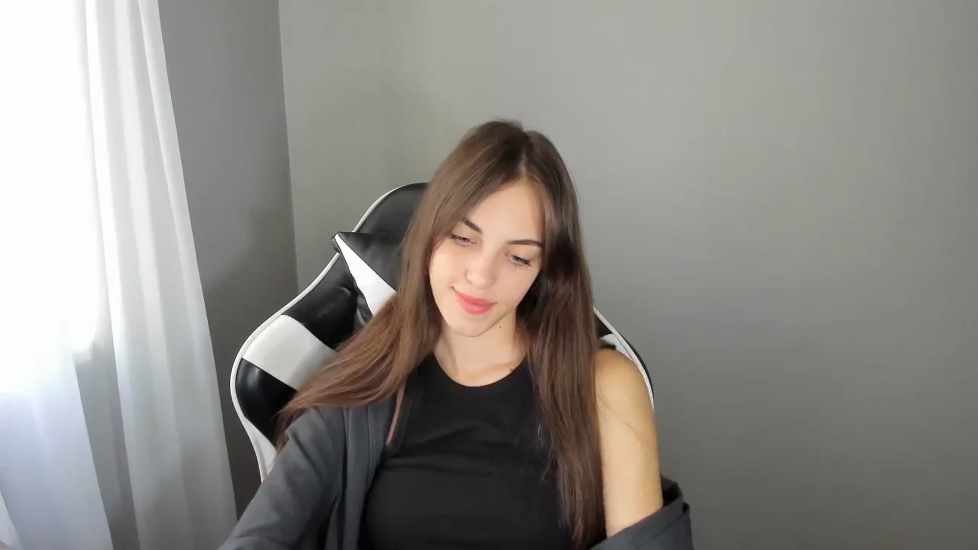 Gallery image thumbnail from Dashamoxy's myfreecams stream on, 08/13/2025, 13:06 image 8 of 20