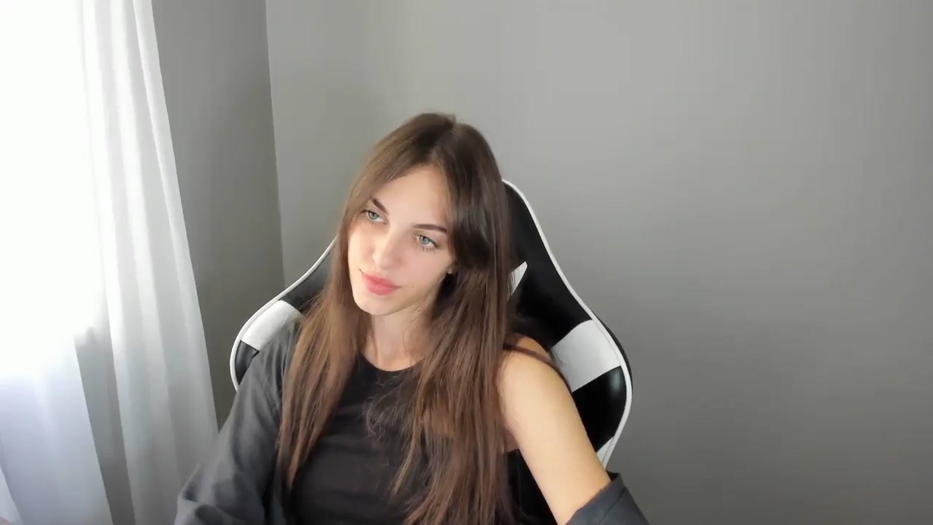 Gallery image thumbnail from Dashamoxy's myfreecams stream on, 08/13/2025, 13:06 image 11 of 20