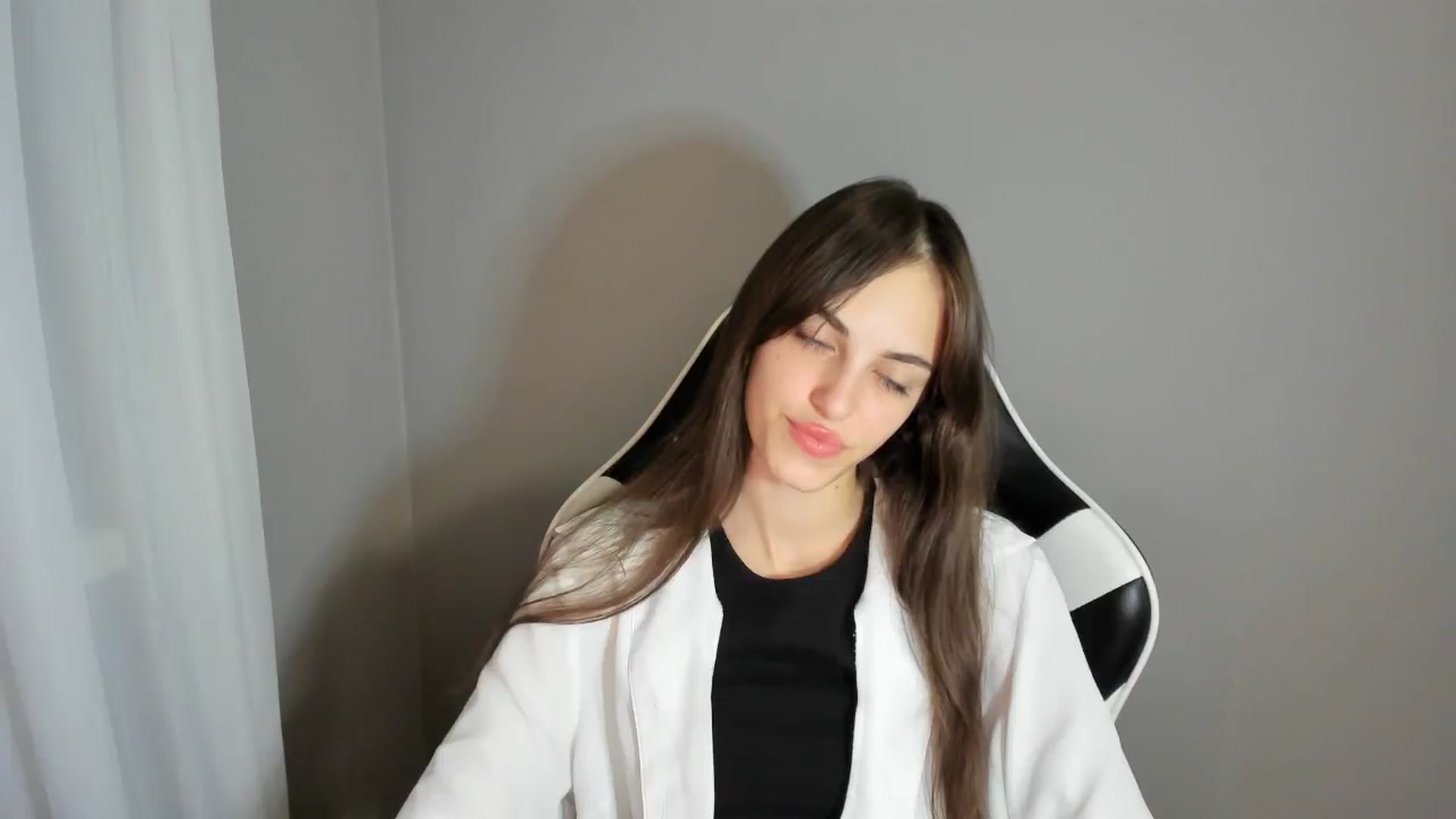 Gallery image thumbnail from Dashamoxy's myfreecams stream on, 08/14/2025, 18:30 image 6 of 20