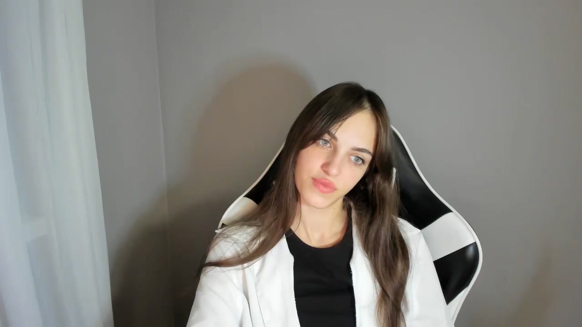Gallery image thumbnail from Dashamoxy's myfreecams stream on, 08/14/2025, 18:30 image 14 of 20