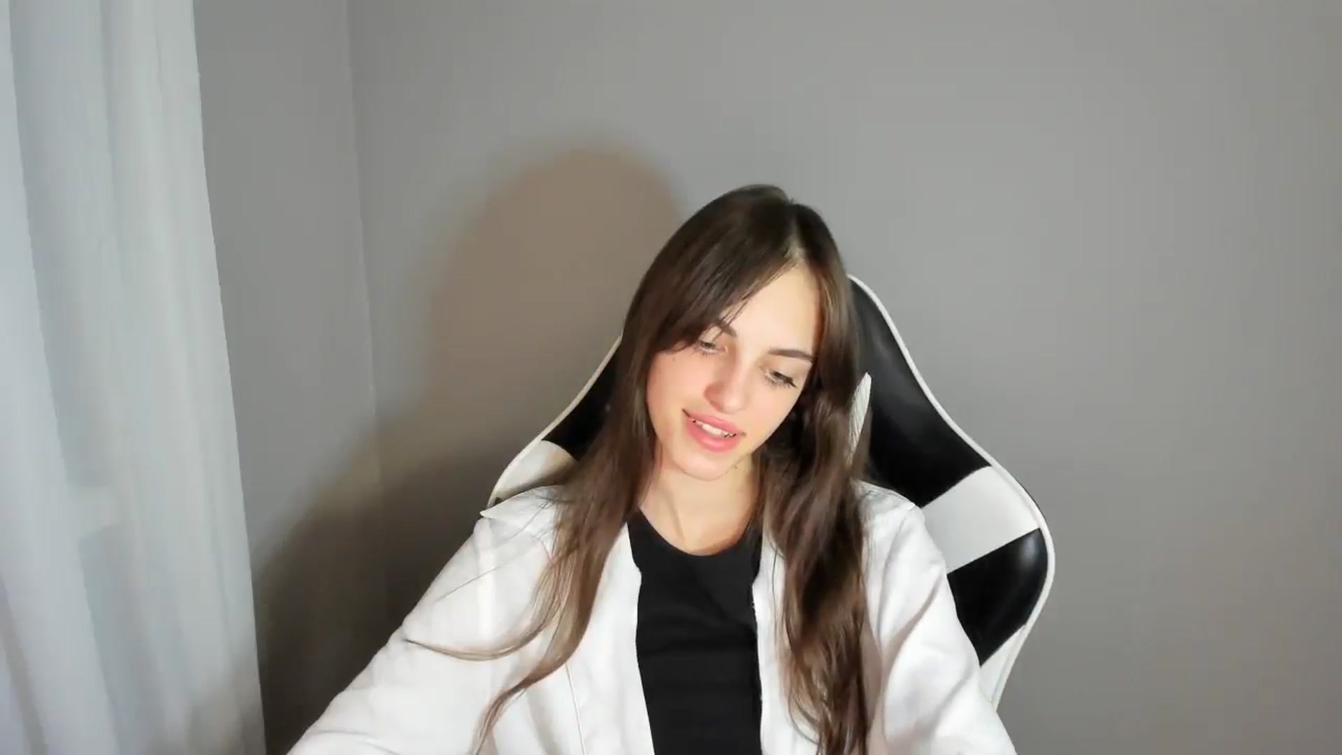 Gallery image thumbnail from Dashamoxy's myfreecams stream on, 08/14/2025, 18:30 image 10 of 20