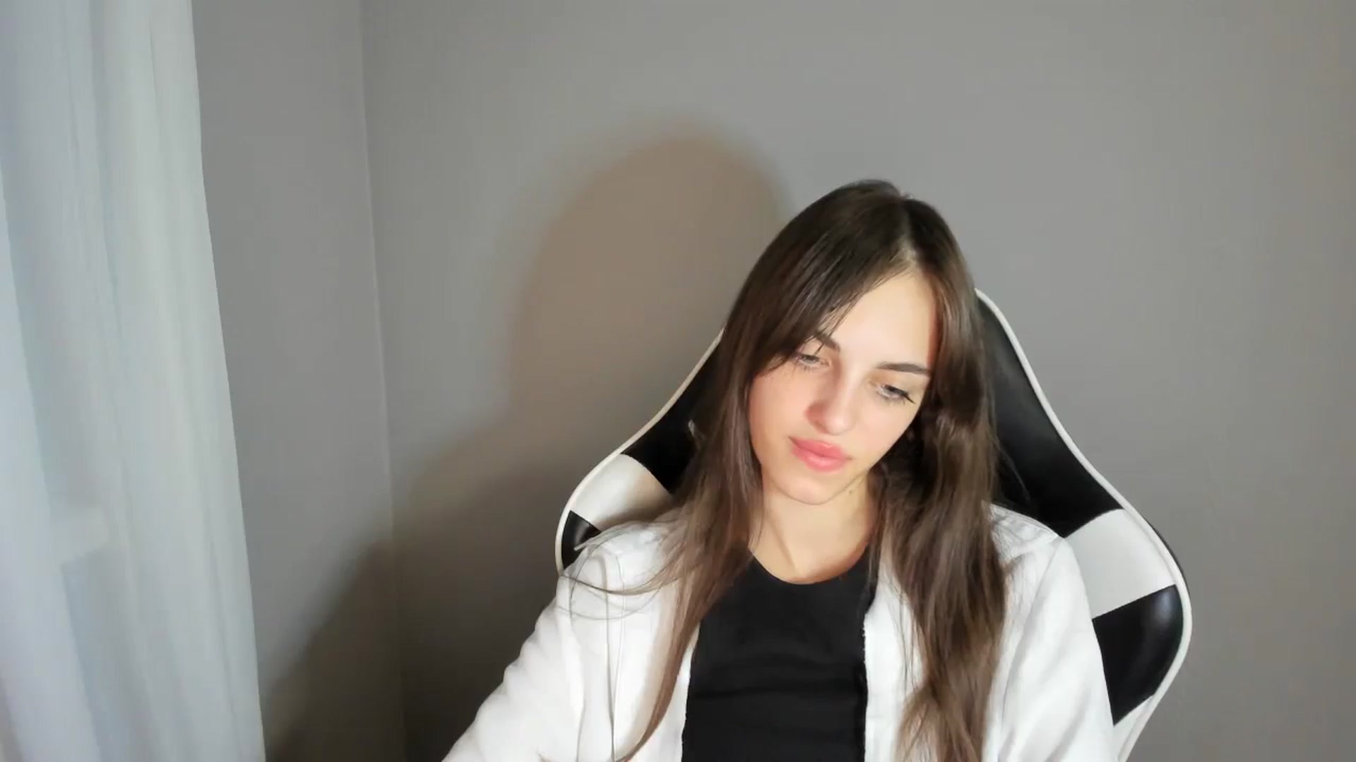 Gallery image thumbnail from Dashamoxy's myfreecams stream on, 08/14/2025, 18:30 image 19 of 20
