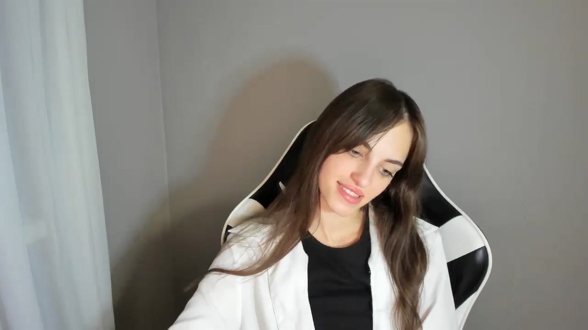 Gallery image thumbnail from Dashamoxy's myfreecams stream on, 08/14/2025, 18:30 image 15 of 20