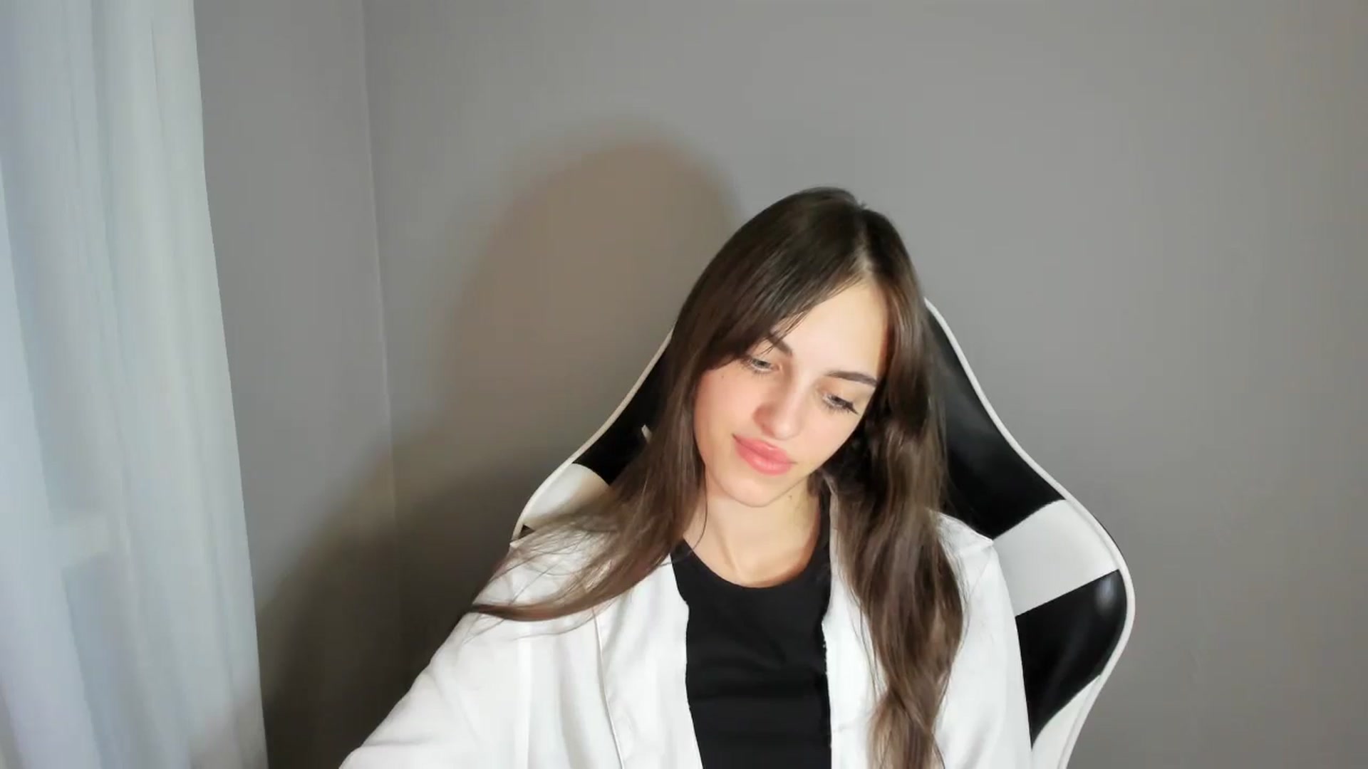 Gallery image thumbnail from Dashamoxy's myfreecams stream on, 08/14/2025, 18:30 image 13 of 20