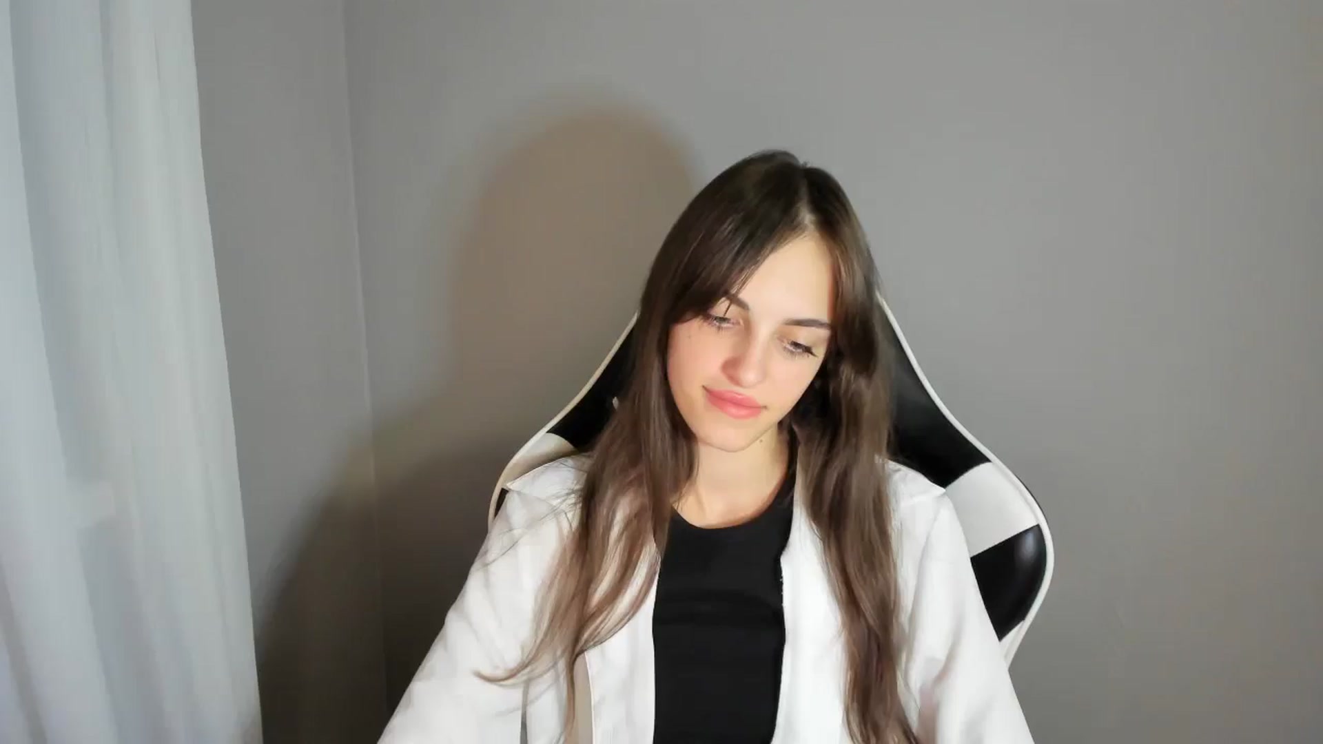 Gallery image thumbnail from Dashamoxy's myfreecams stream on, 08/14/2025, 18:30 image 2 of 20