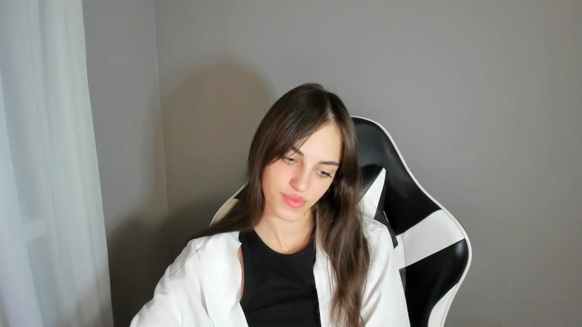 Gallery image thumbnail from Dashamoxy's myfreecams stream on, 08/14/2025, 18:30 image 16 of 20