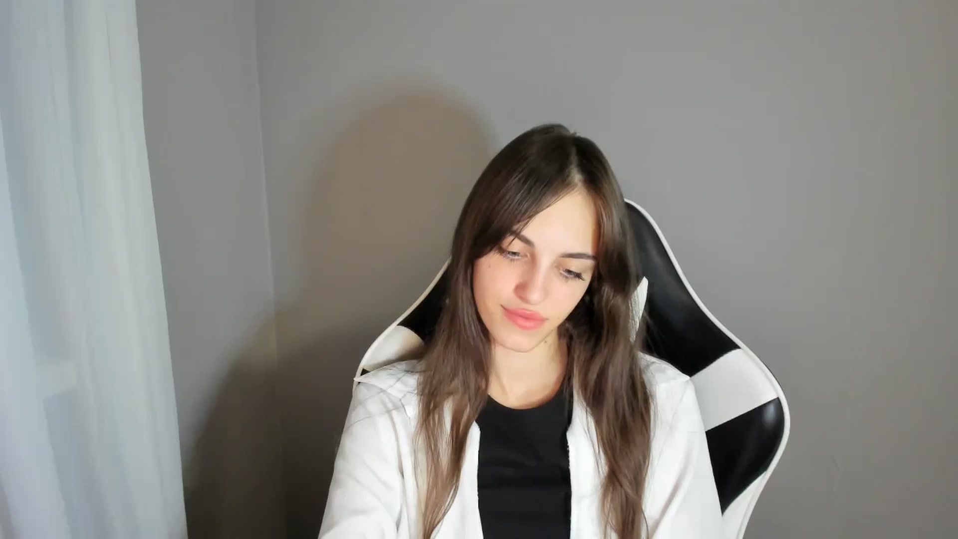 Gallery image thumbnail from Dashamoxy's myfreecams stream on, 08/14/2025, 18:30 image 11 of 20