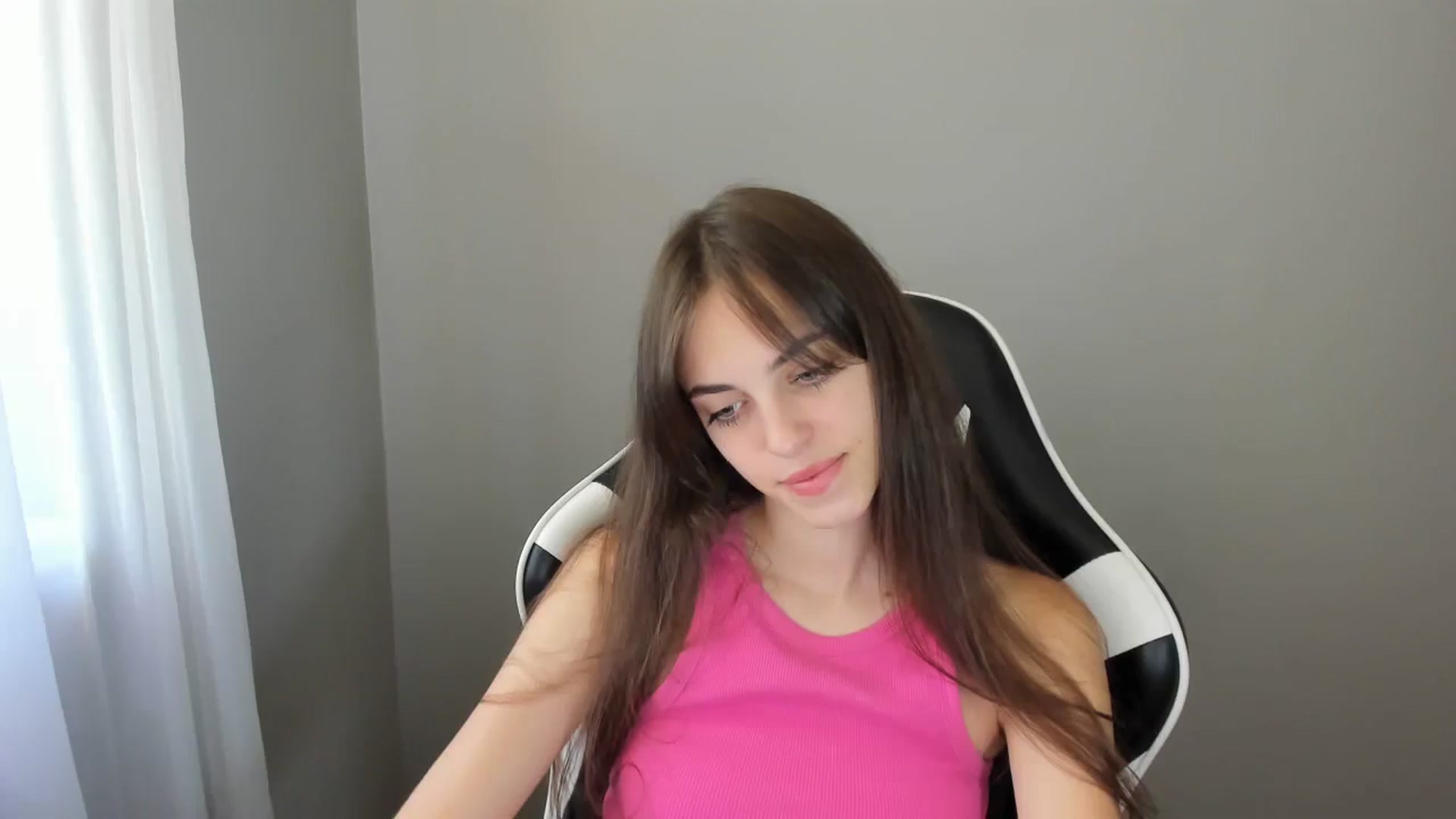 Gallery image thumbnail from Dashamoxy's myfreecams stream on, 08/15/2025, 09:39 image 5 of 20
