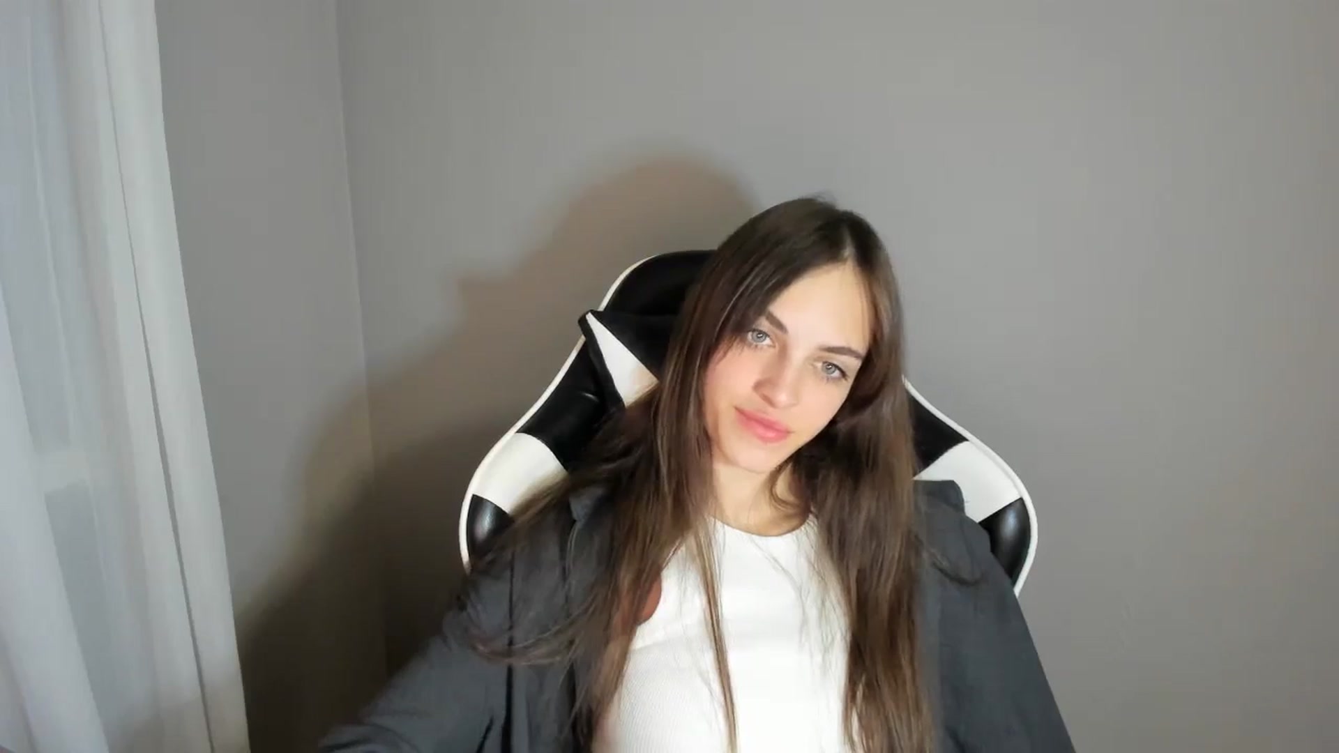 Gallery image thumbnail from Dashamoxy's myfreecams stream on, 08/15/2025, 20:32 image 9 of 20