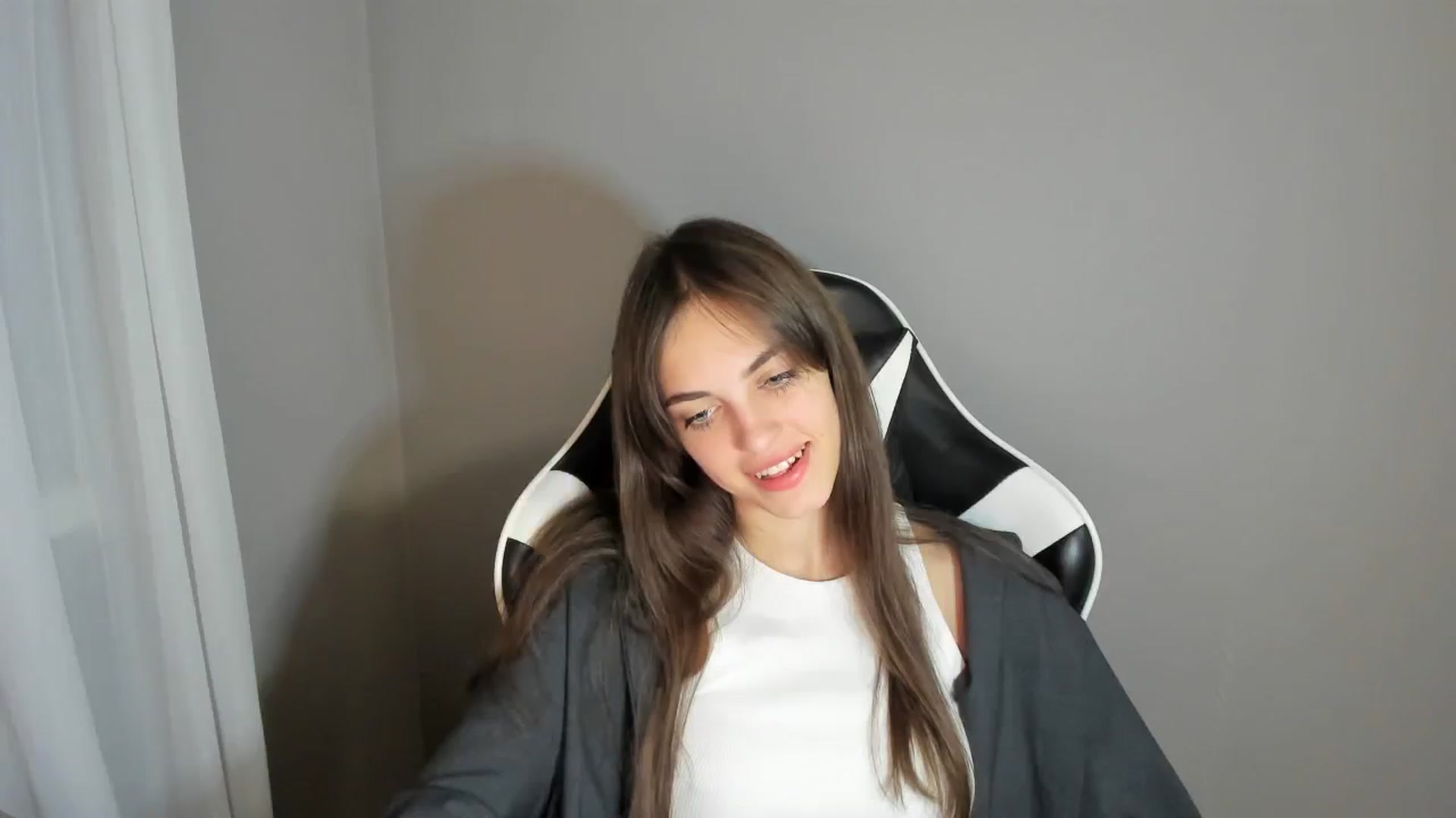 Gallery image thumbnail from Dashamoxy's myfreecams stream on, 08/15/2025, 20:32 image 8 of 20