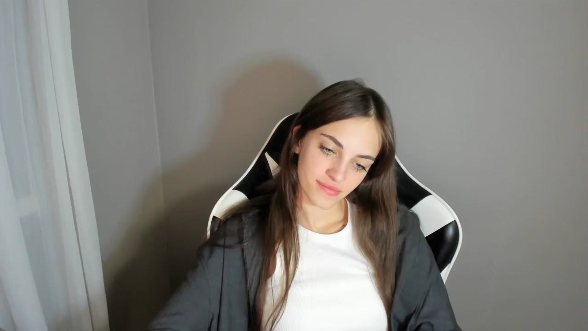 Gallery image thumbnail from Dashamoxy's myfreecams stream on, 08/15/2025, 20:32 image 11 of 20