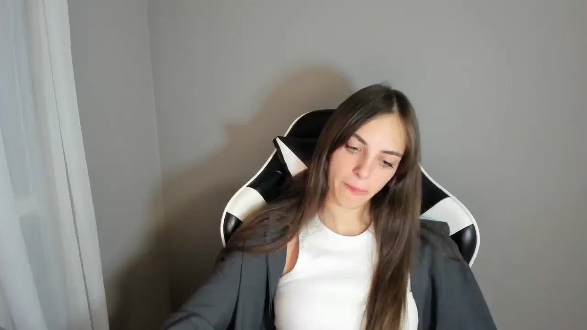 Gallery image thumbnail from Dashamoxy's myfreecams stream on, 08/15/2025, 20:32 image 7 of 20
