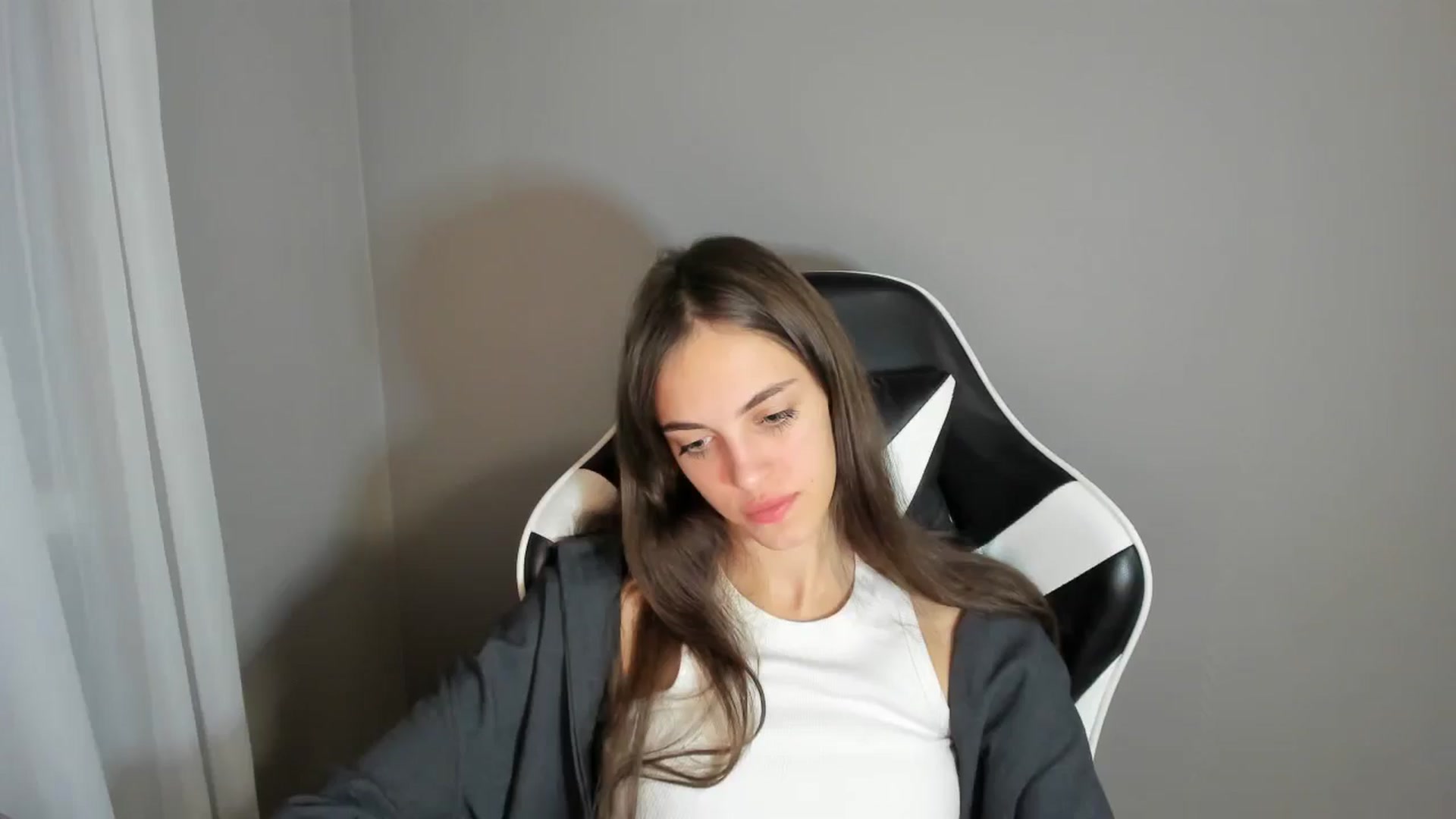 Gallery image thumbnail from Dashamoxy's myfreecams stream on, 08/15/2025, 20:32 image 20 of 20