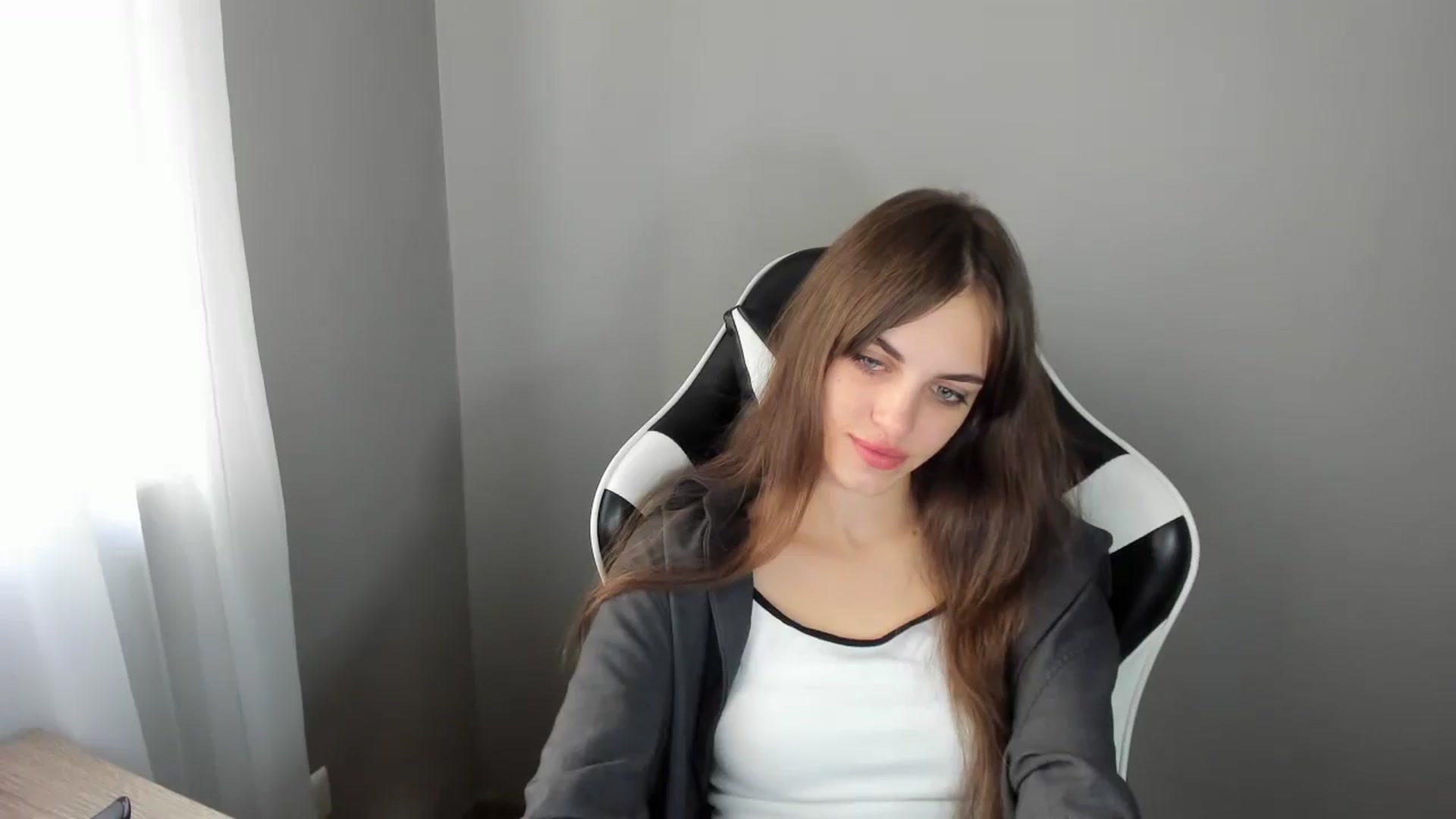 Gallery image thumbnail from Dashamoxy's myfreecams stream on, 08/17/2025, 14:10 image 8 of 20