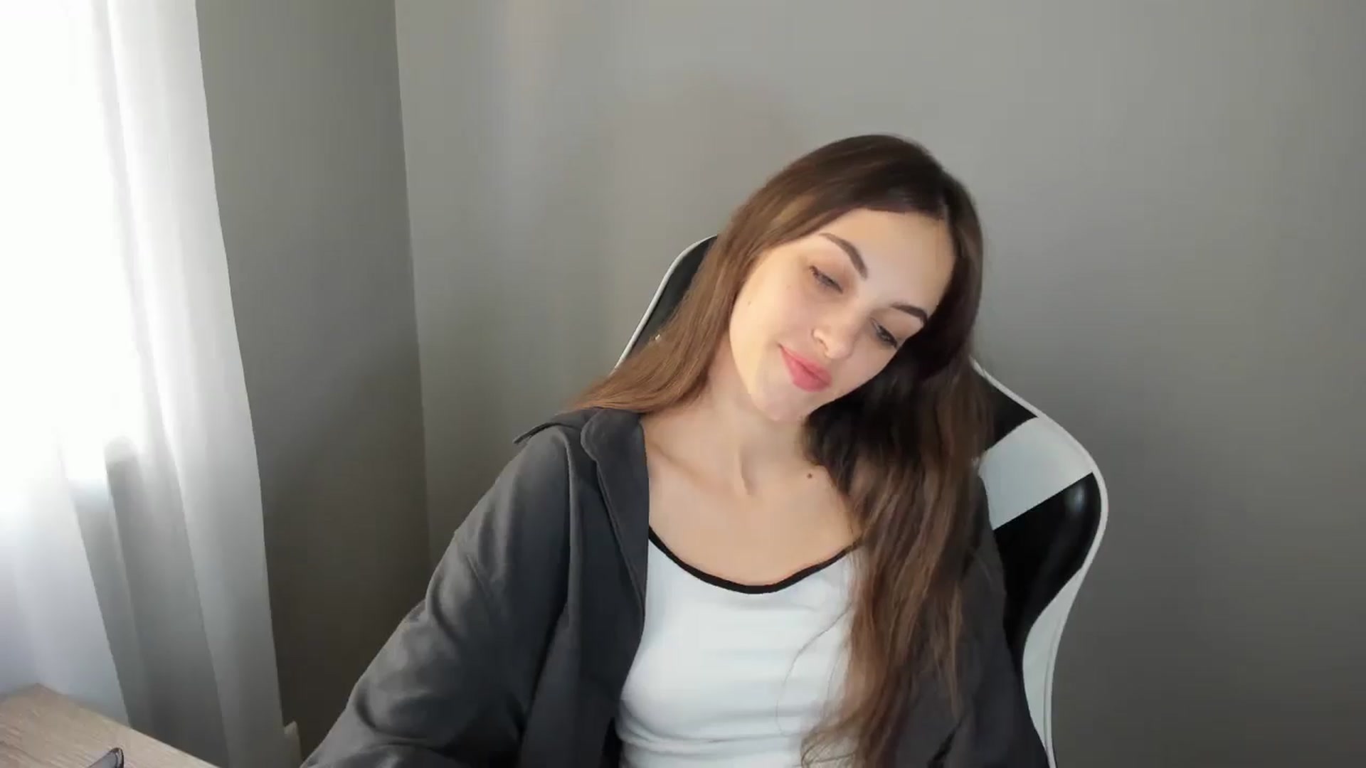 Gallery image thumbnail from Dashamoxy's myfreecams stream on, 08/17/2025, 14:10 image 13 of 20
