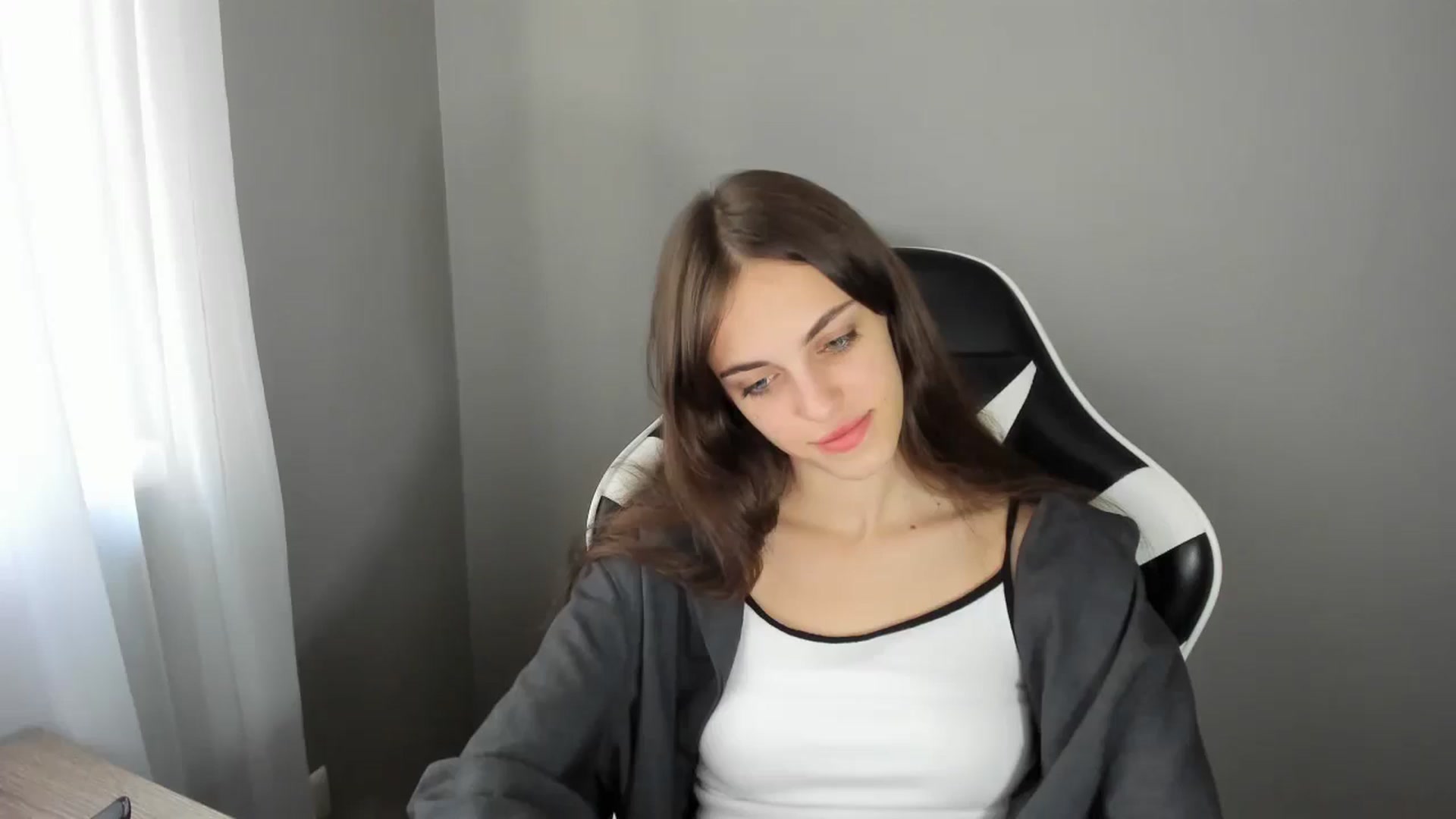 Gallery image thumbnail from Dashamoxy's myfreecams stream on, 08/17/2025, 14:10 image 10 of 20