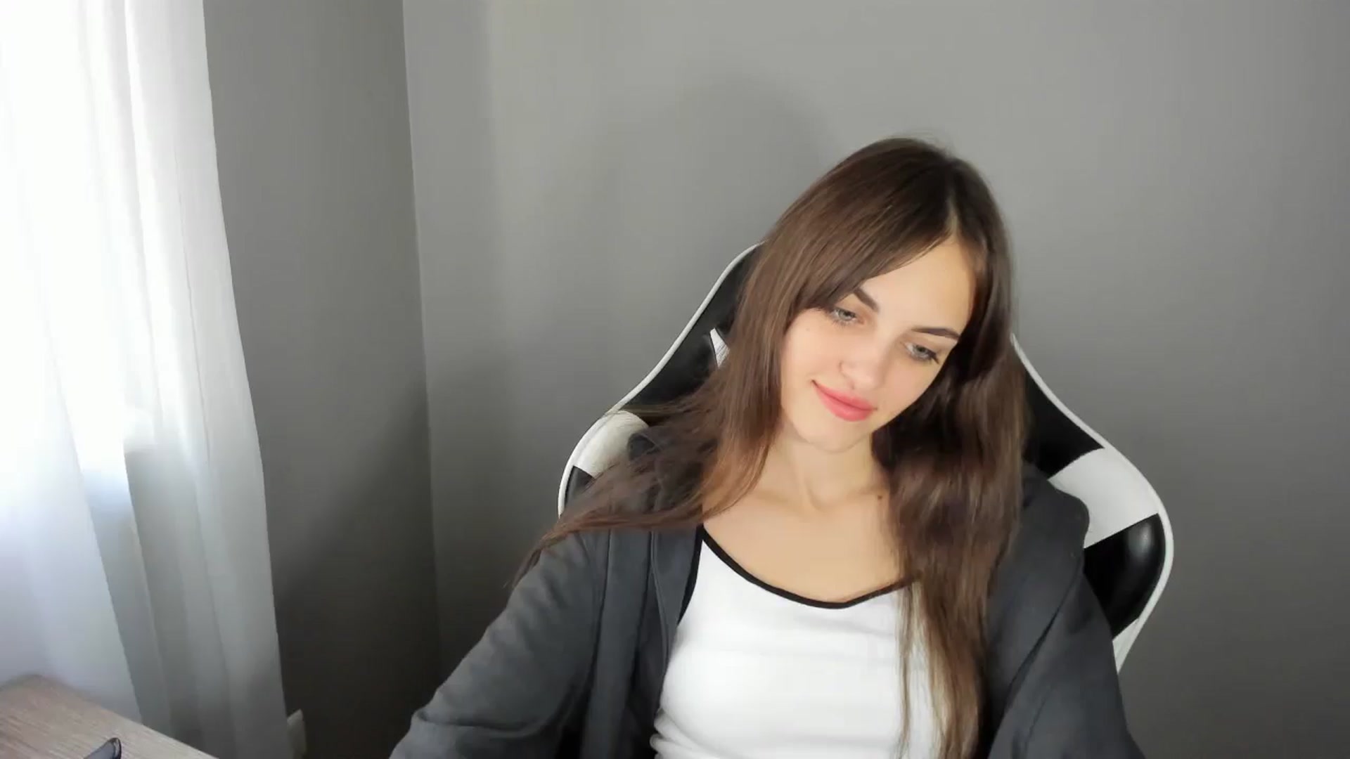 Gallery image thumbnail from Dashamoxy's myfreecams stream on, 08/17/2025, 14:10 image 7 of 20