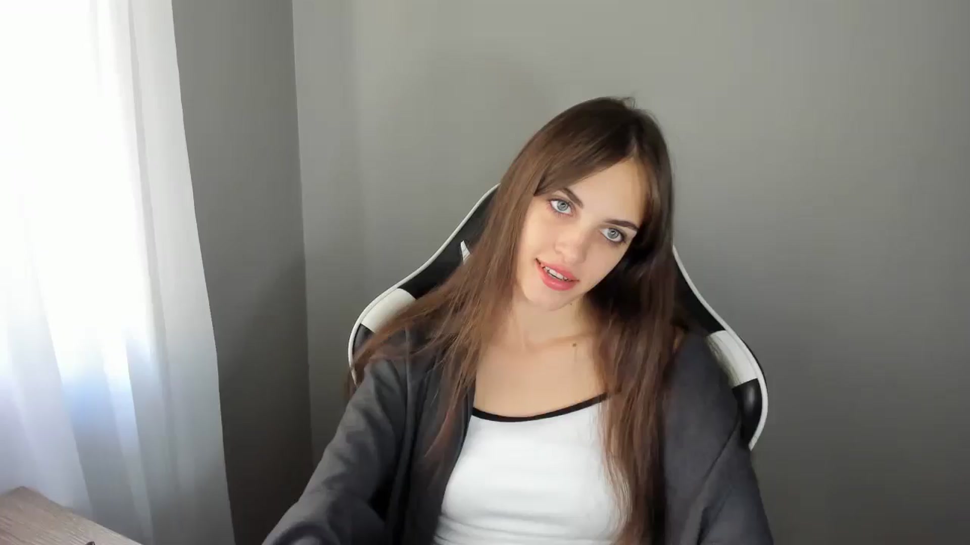 Gallery image thumbnail from Dashamoxy's myfreecams stream on, 08/17/2025, 14:10 image 1 of 20