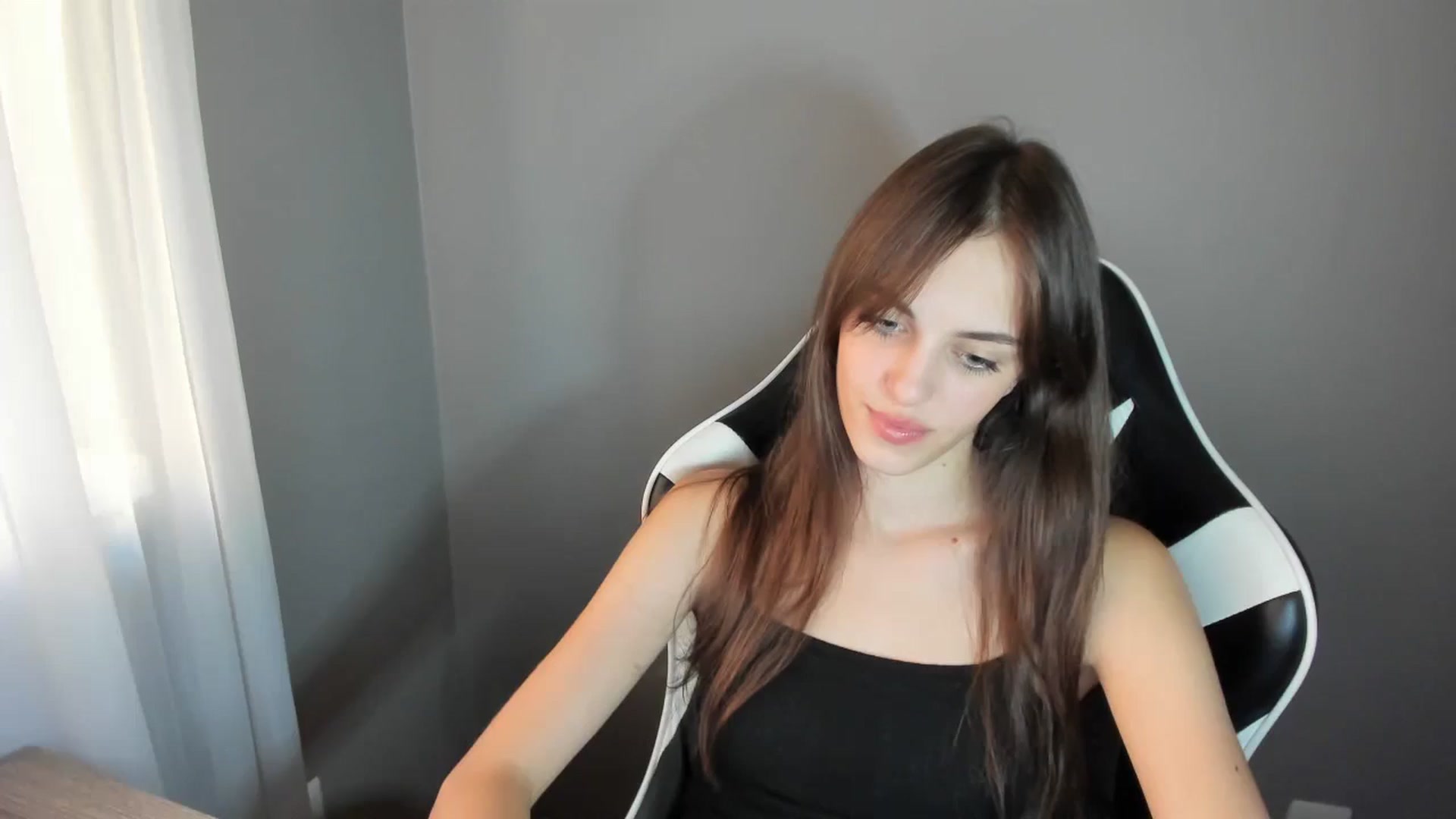 Gallery image thumbnail from Dashamoxy's myfreecams stream on, 08/18/2025, 18:02 image 2 of 20