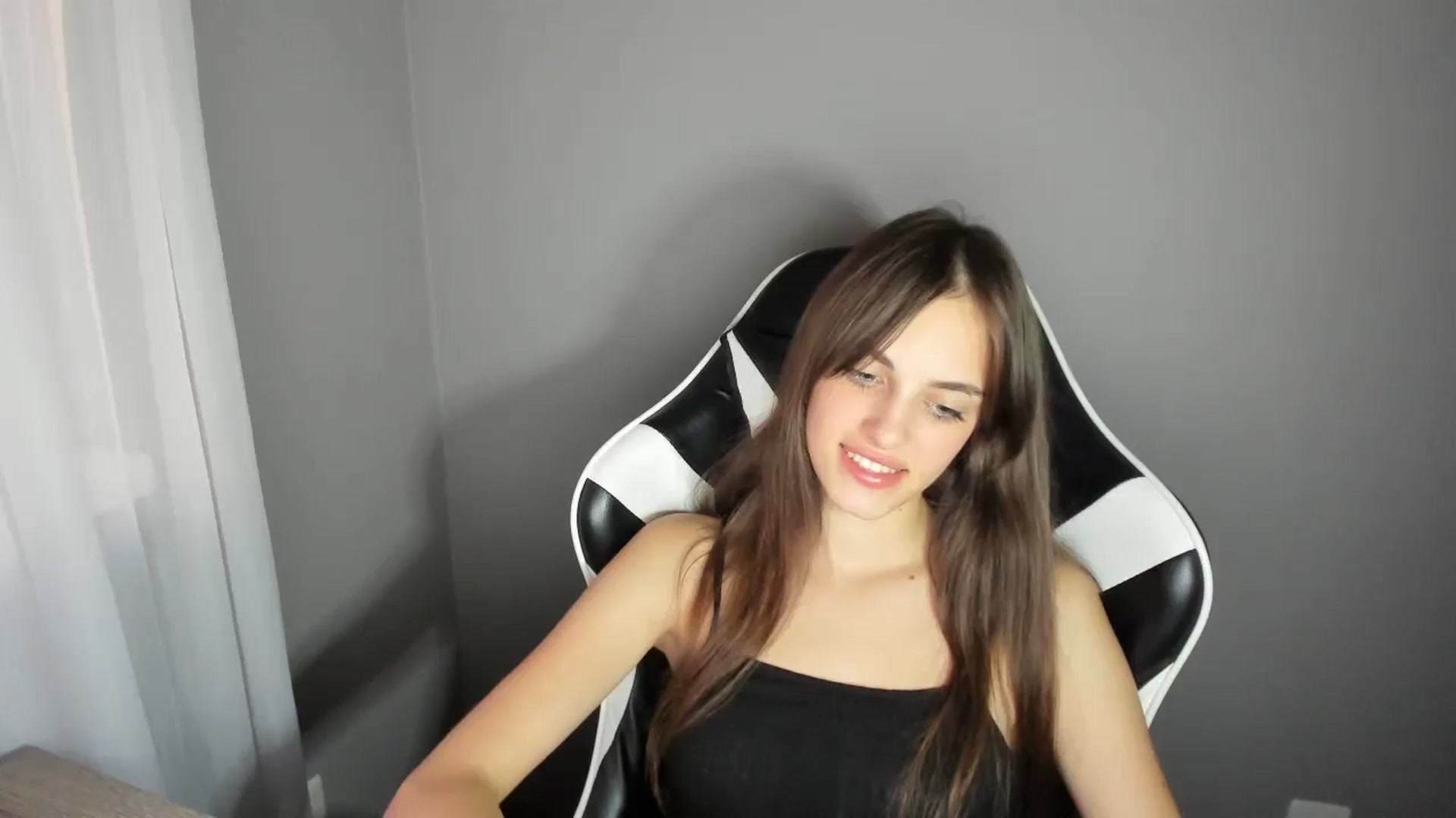 Gallery image thumbnail from Dashamoxy's myfreecams stream on, 08/18/2025, 18:02 image 8 of 20