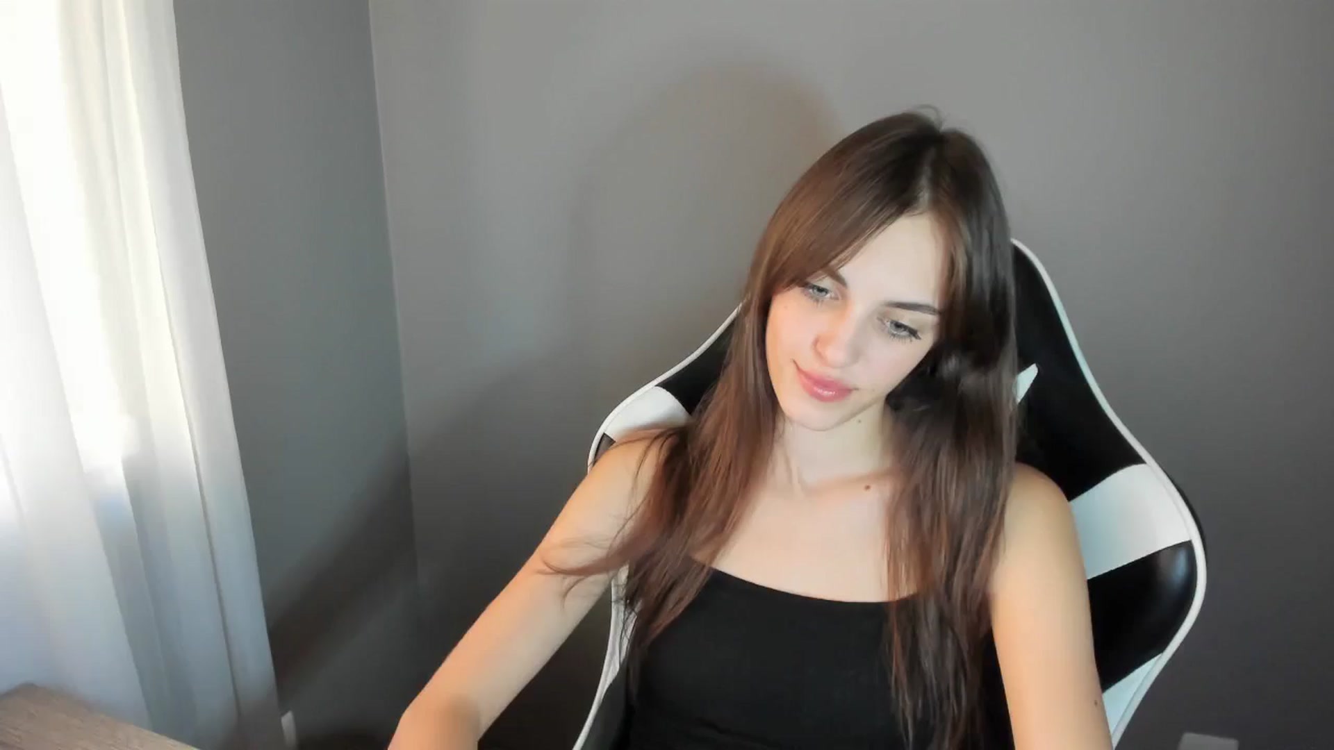 Gallery image thumbnail from Dashamoxy's myfreecams stream on, 08/18/2025, 18:02 image 1 of 20