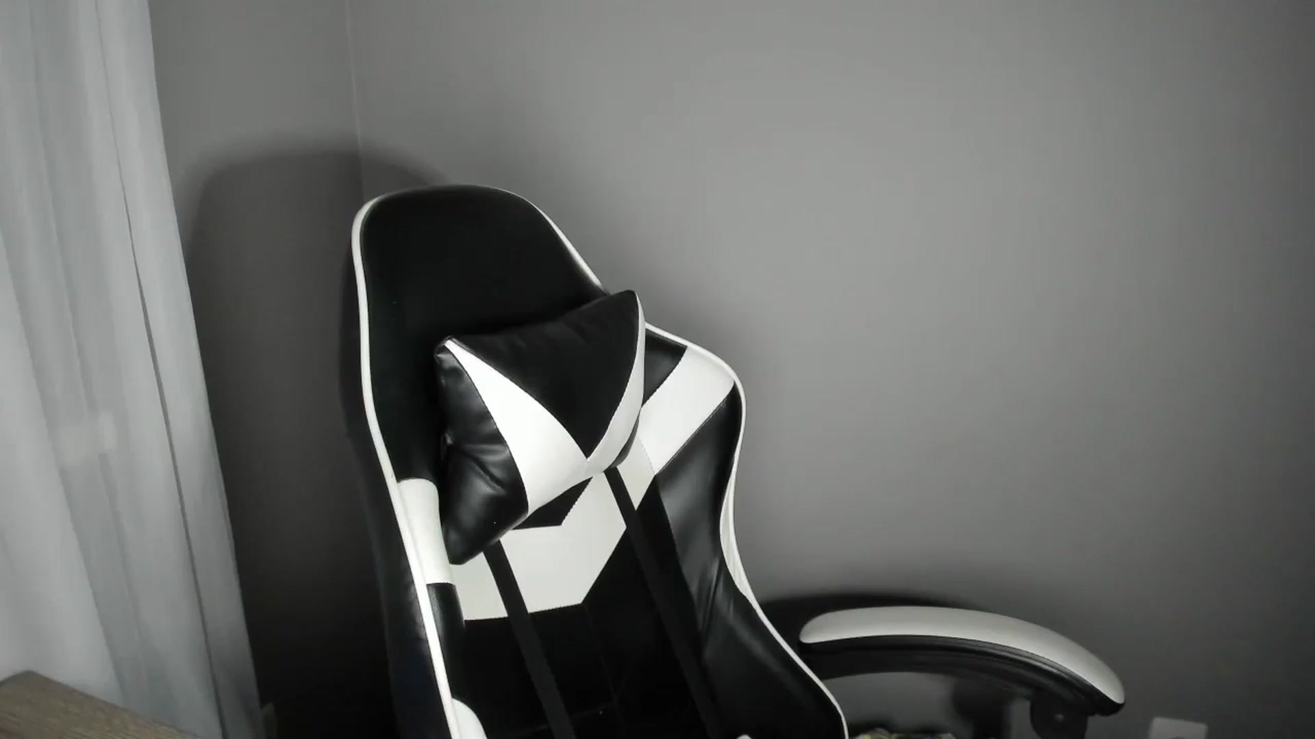 Gallery image thumbnail from Dashamoxy's myfreecams stream on, 08/18/2025, 18:02 image 18 of 20
