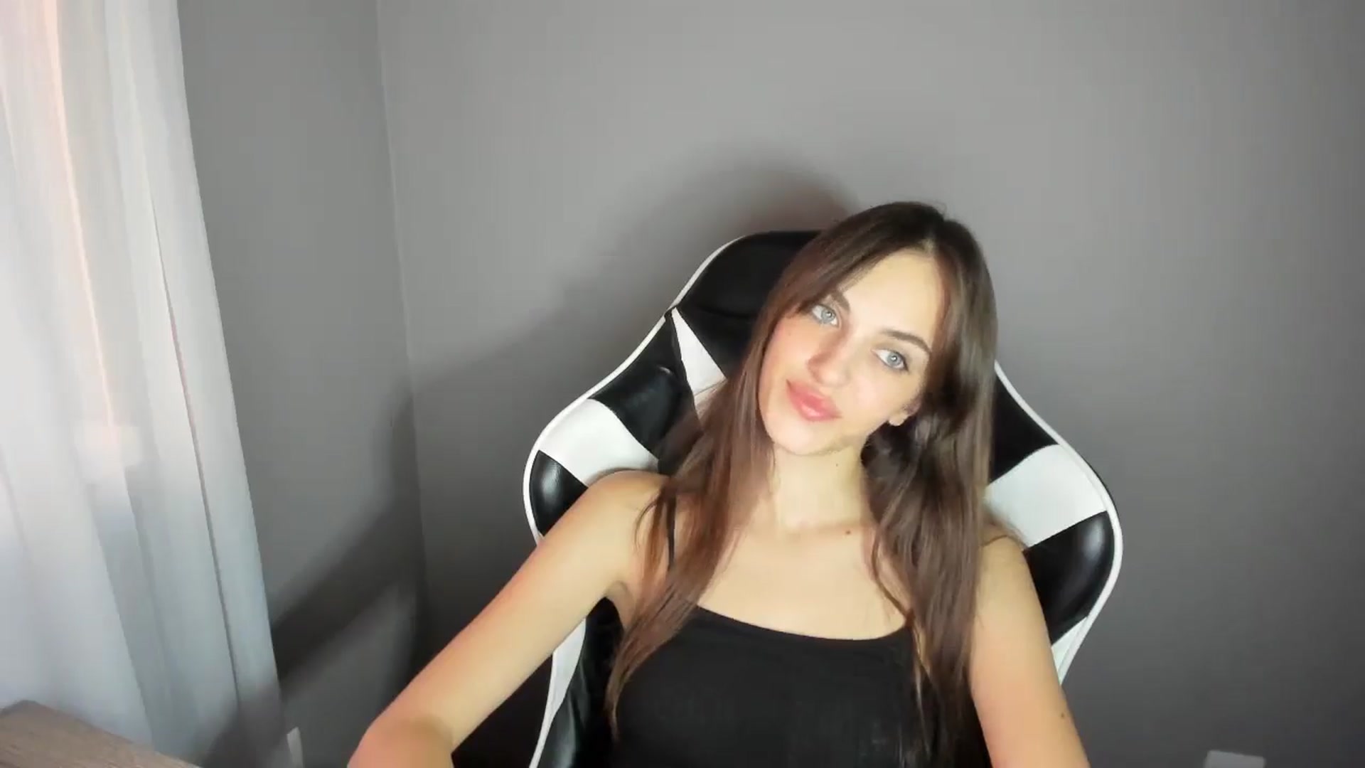 Gallery image thumbnail from Dashamoxy's myfreecams stream on, 08/18/2025, 18:02 image 7 of 20